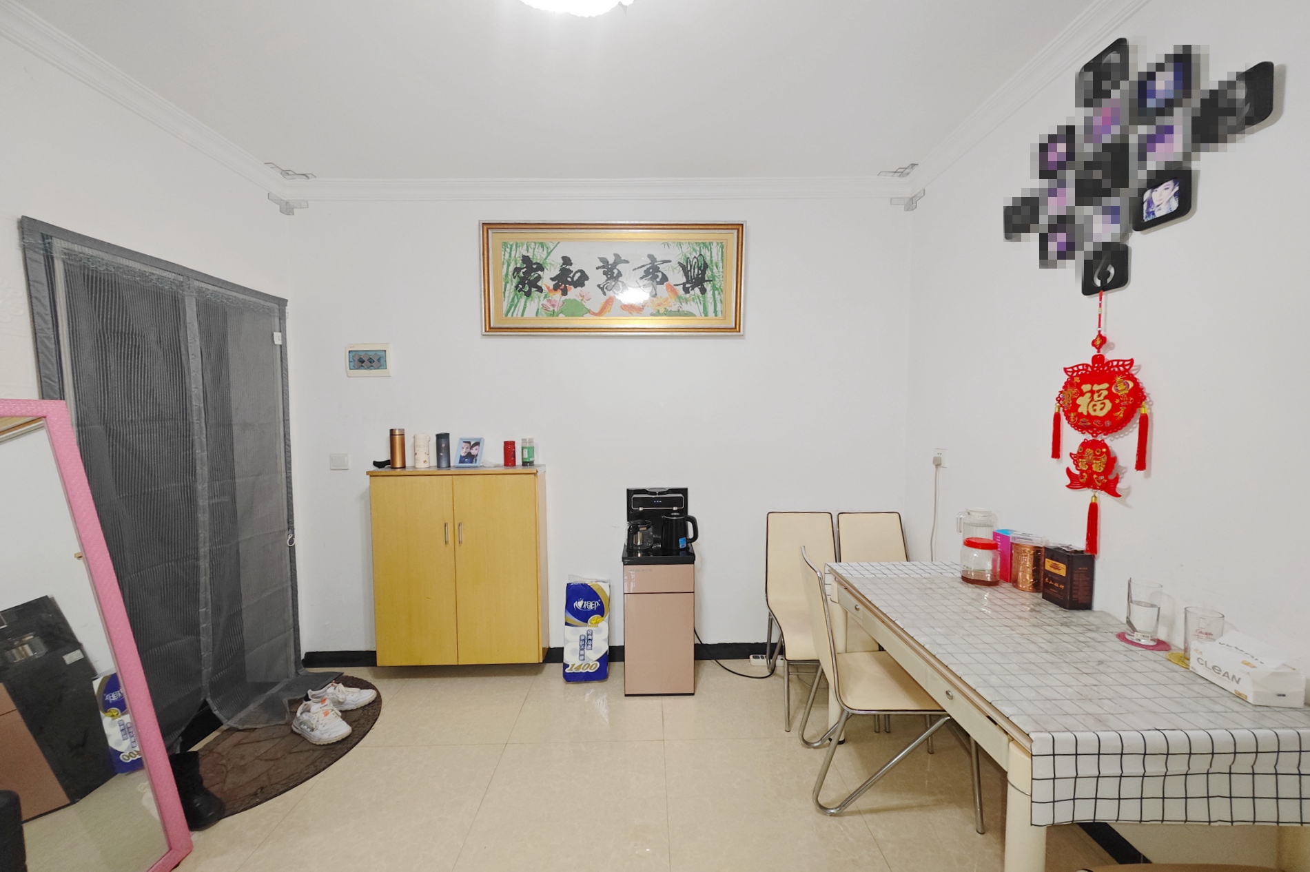 红花坡社区  2室1厅1卫   35.80万客厅
