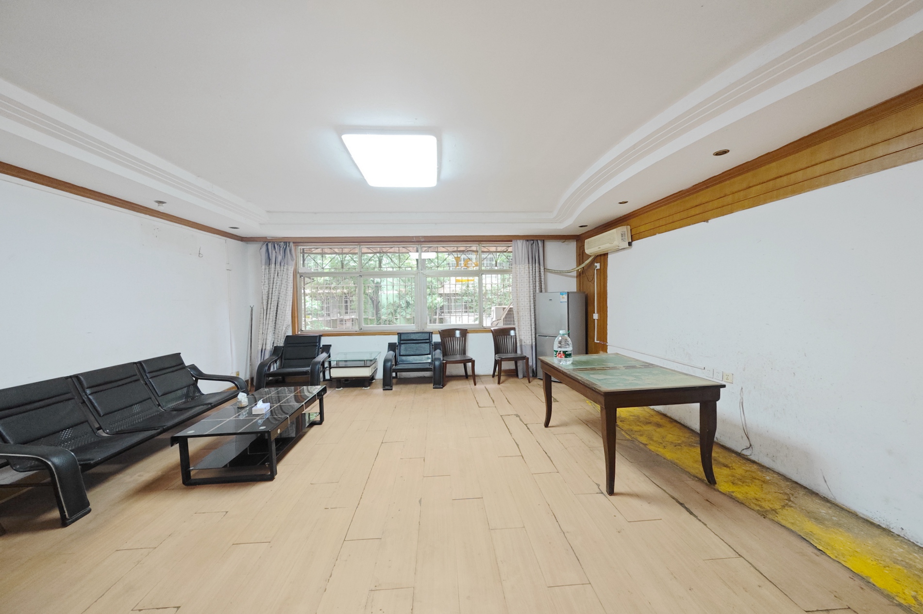 恒达时代花园  4室2厅2卫    94.0万 恒达时代花园  4室2厅2卫    94.0万客厅