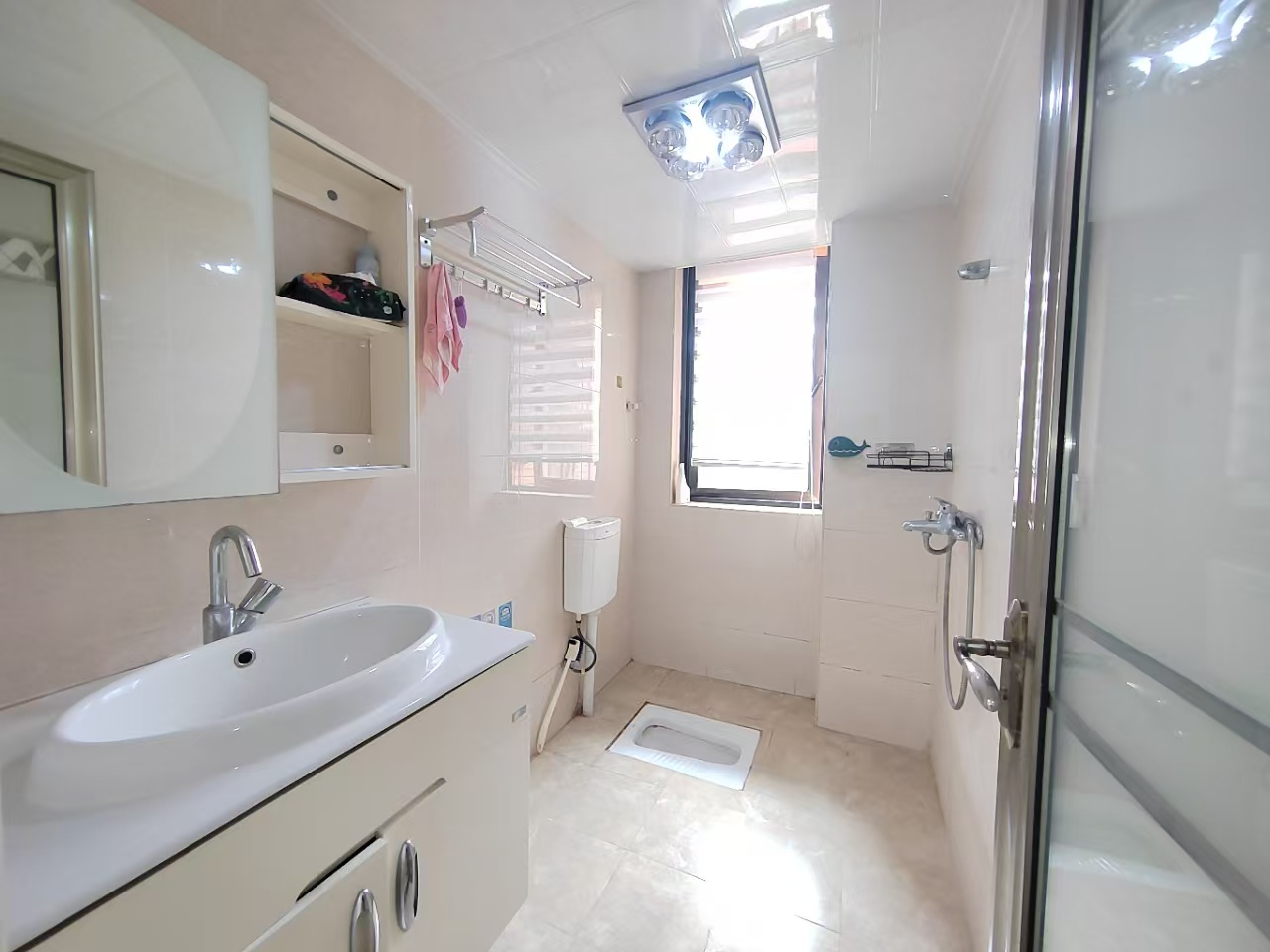 中信凯旋蓝岸（中信新城三期）  1室1厅1卫    1500.0元/月室内图