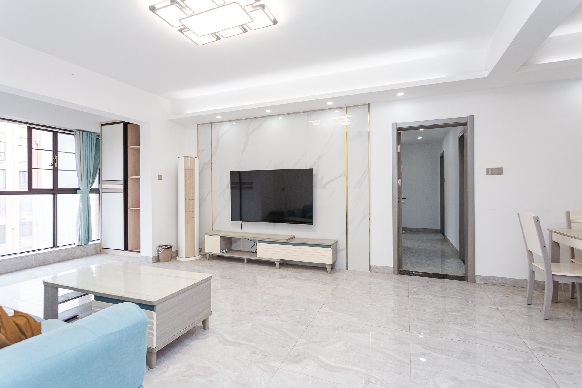 润和又一城  3室2厅2卫    125.0万 润和又一城  3室2厅2卫    125.0万客厅