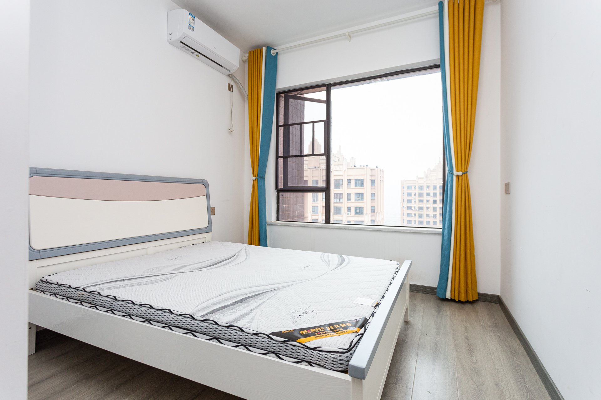 润和又一城  3室2厅2卫    125.0万 润和又一城  3室2厅2卫    125.0万卧室