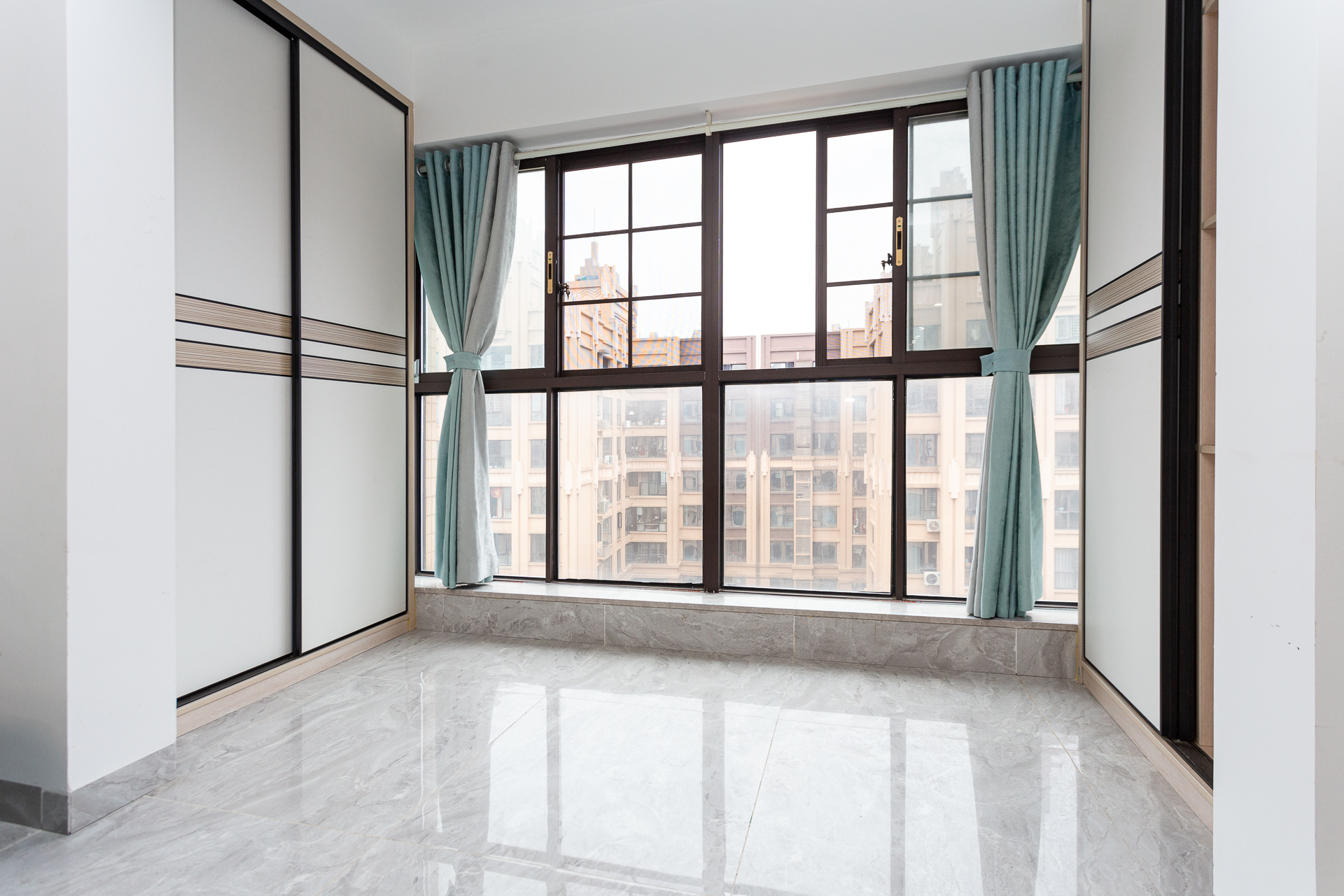 润和又一城  3室2厅2卫    125.0万 润和又一城  3室2厅2卫    125.0万阳台