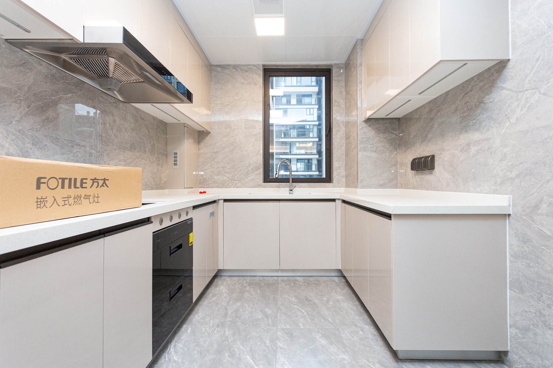 时代建发和著  4室2厅3卫    329.8万 时代建发和著  4室2厅3卫    329.8万厨房