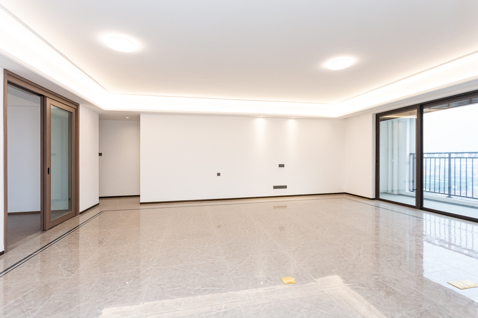 时代建发和著  4室2厅3卫    329.8万 时代建发和著  4室2厅3卫    329.8万客厅