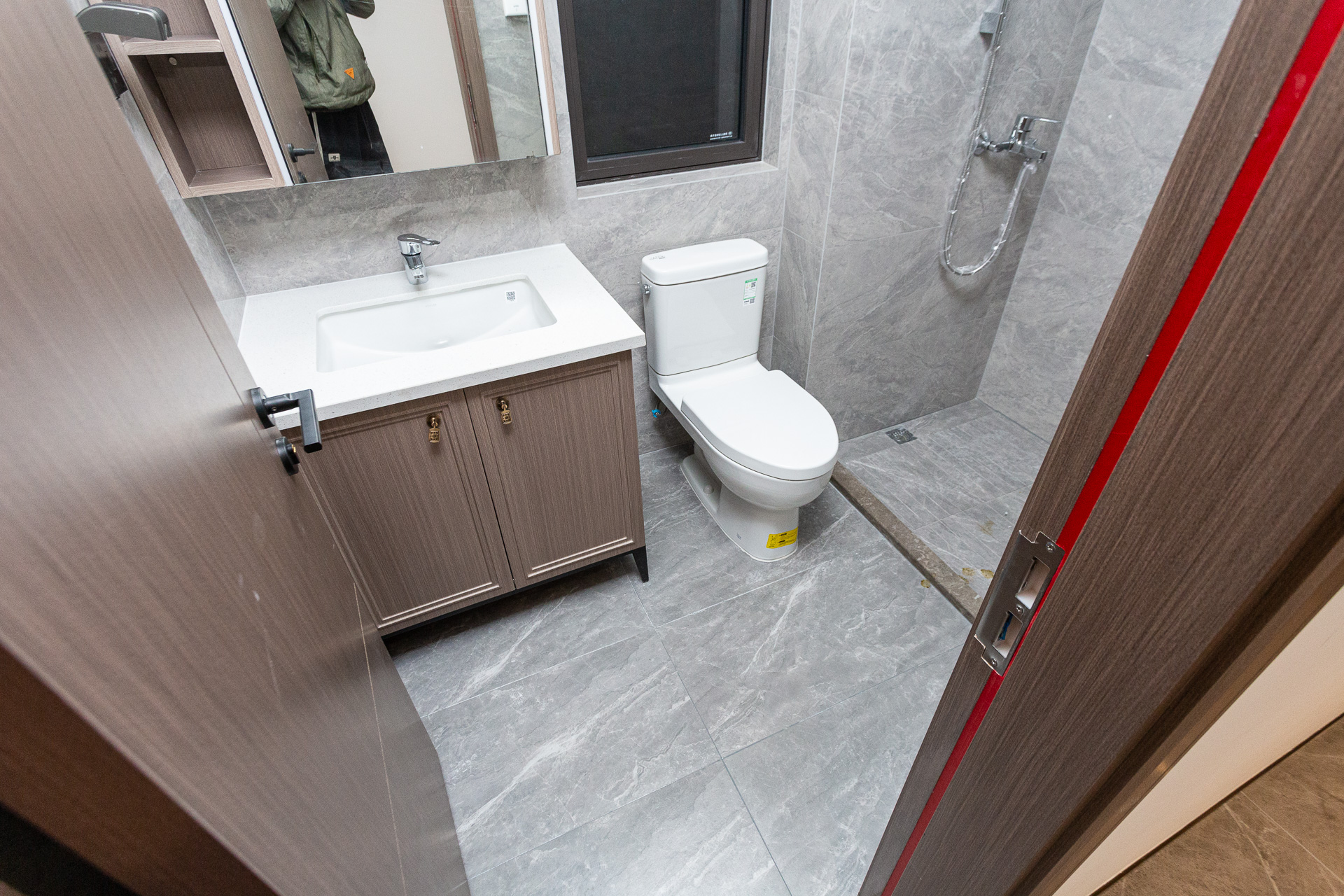 时代建发和著  4室2厅3卫    329.8万 时代建发和著  4室2厅3卫    329.8万卫生间