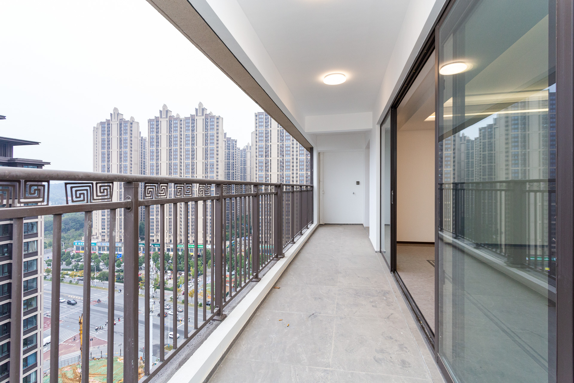 时代建发和著  4室2厅3卫    329.8万 时代建发和著  4室2厅3卫    329.8万阳台