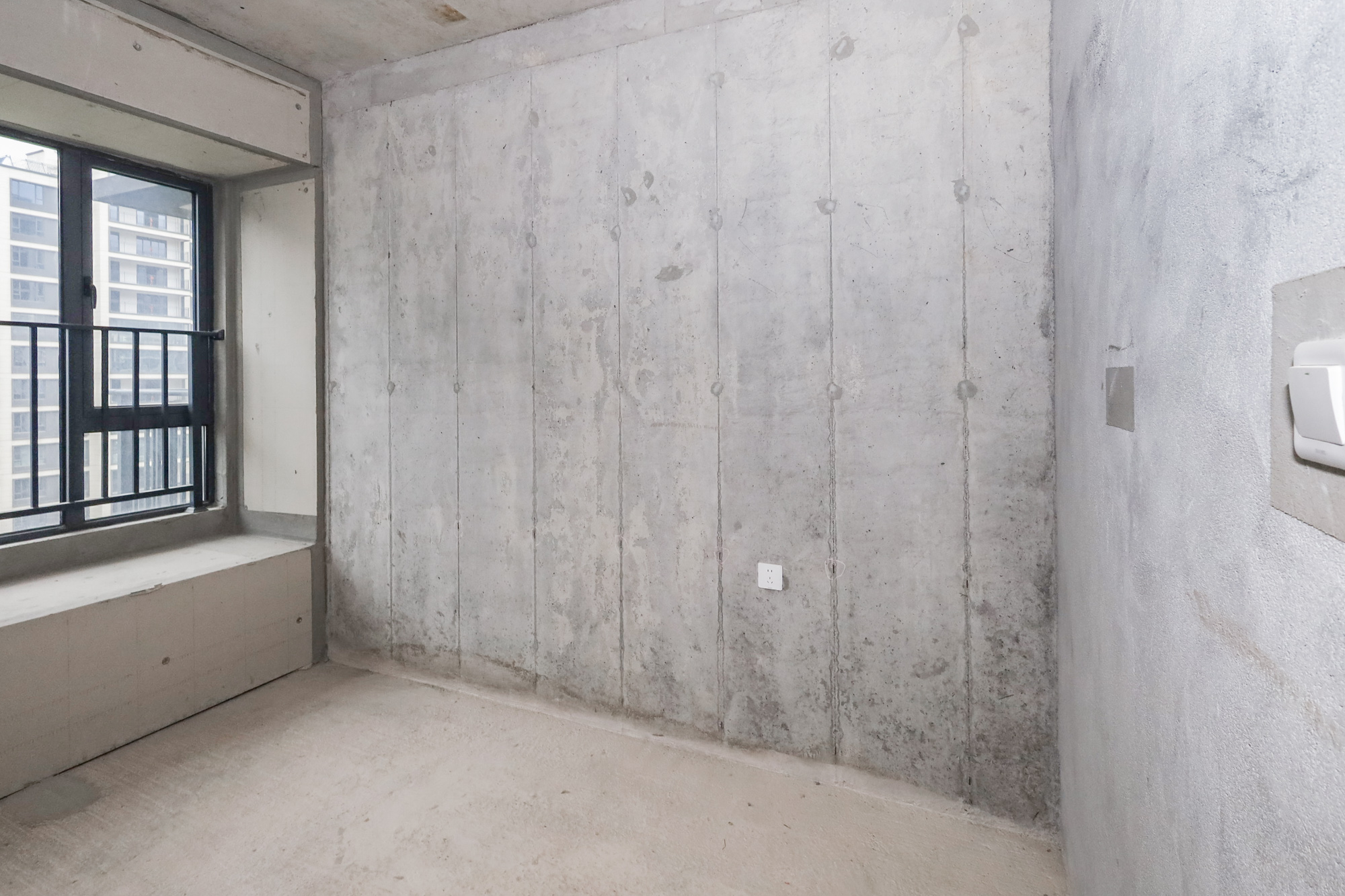 轨道中建麓江府  4室2厅2卫   235.00万卧室