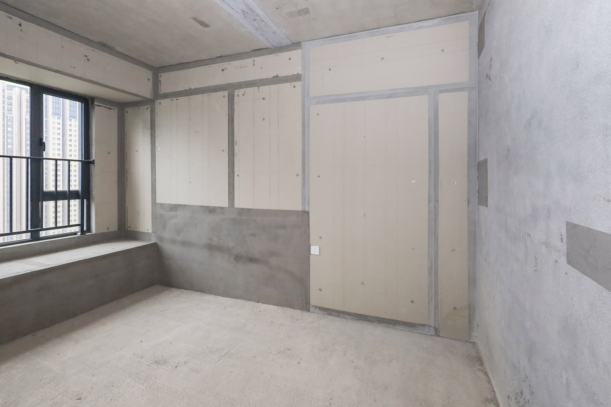 轨道中建麓江府  4室2厅2卫   235.00万卧室
