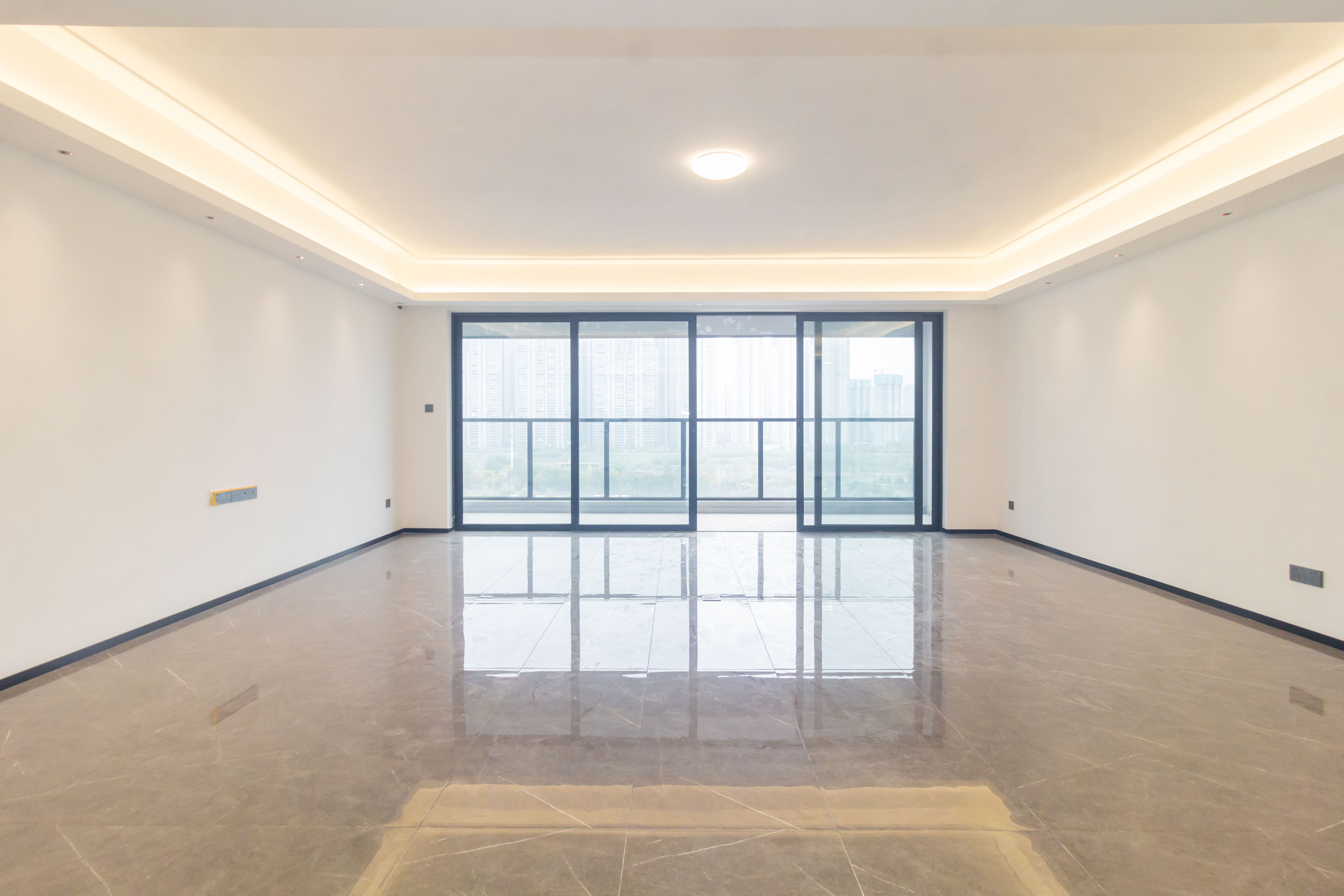 美的云樾  4室2厅2卫    308.0万 美的云樾  4室2厅2卫    308.0万客厅