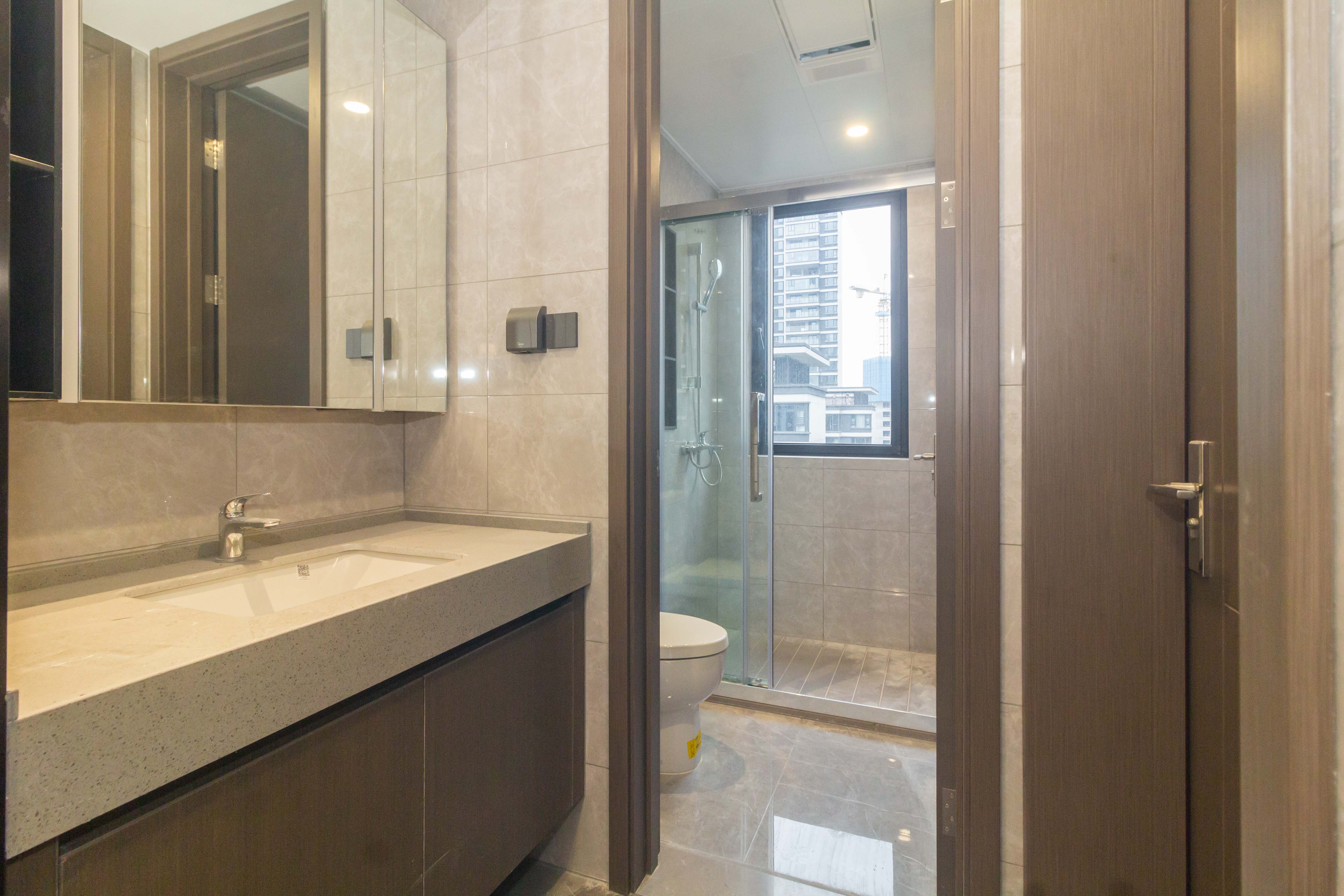 美的云樾  4室2厅2卫    308.0万 美的云樾  4室2厅2卫    308.0万卧室