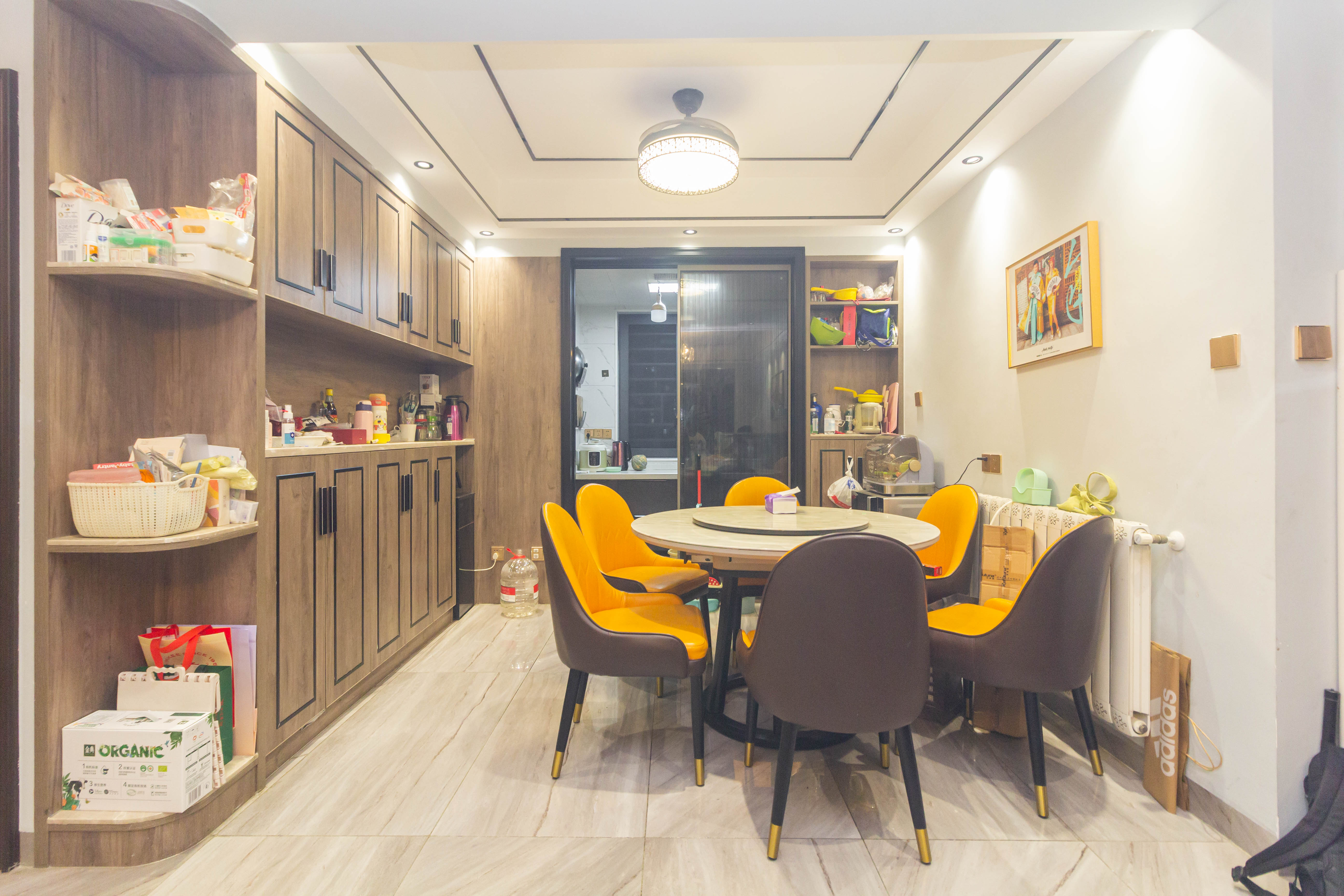 东方美地  4室2厅2卫    110.0万 东方美地  4室2厅2卫    110.0万客厅