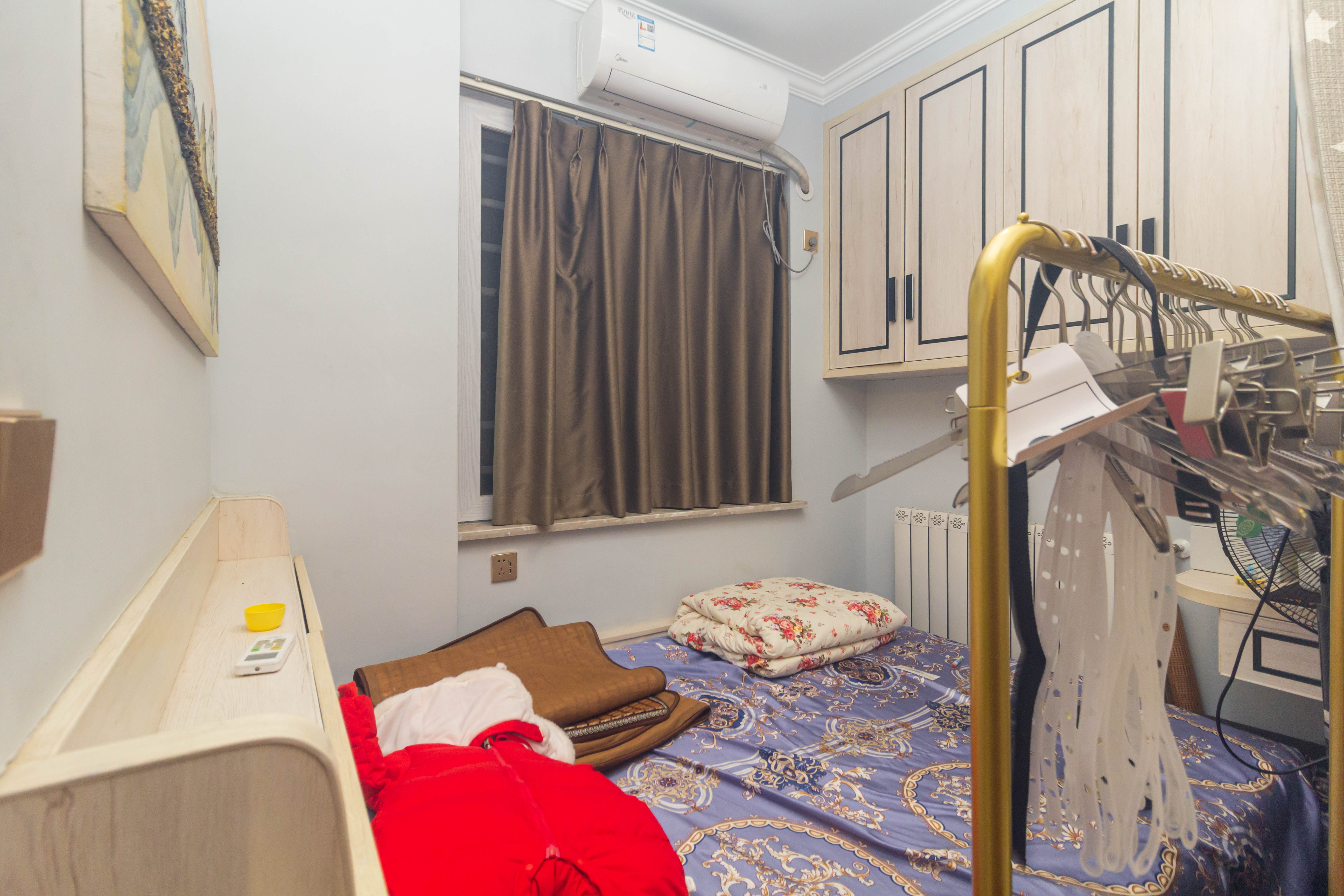 东方美地  4室2厅2卫    110.0万 东方美地  4室2厅2卫    110.0万卧室