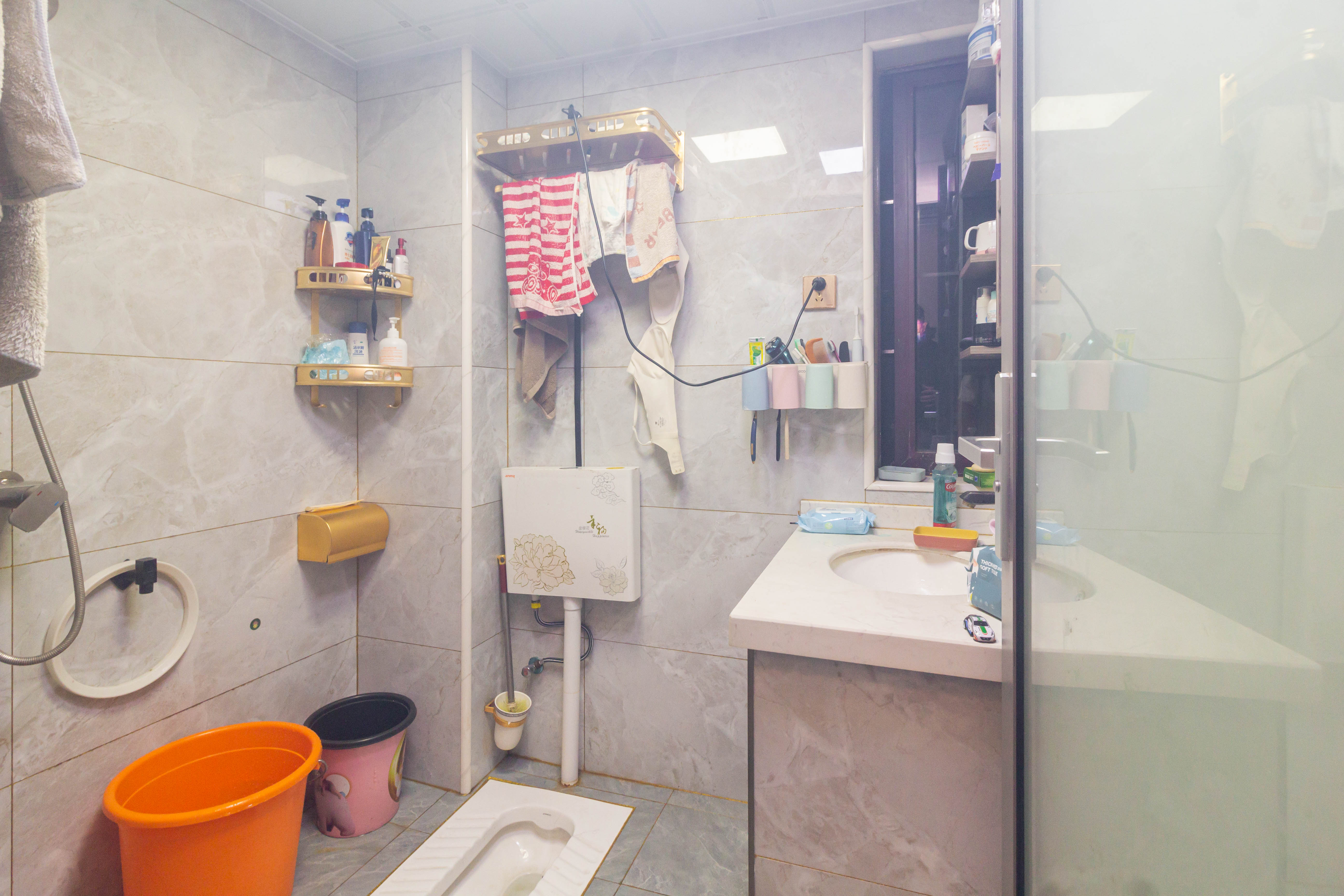 东方美地  4室2厅2卫    110.0万 东方美地  4室2厅2卫    110.0万卧室