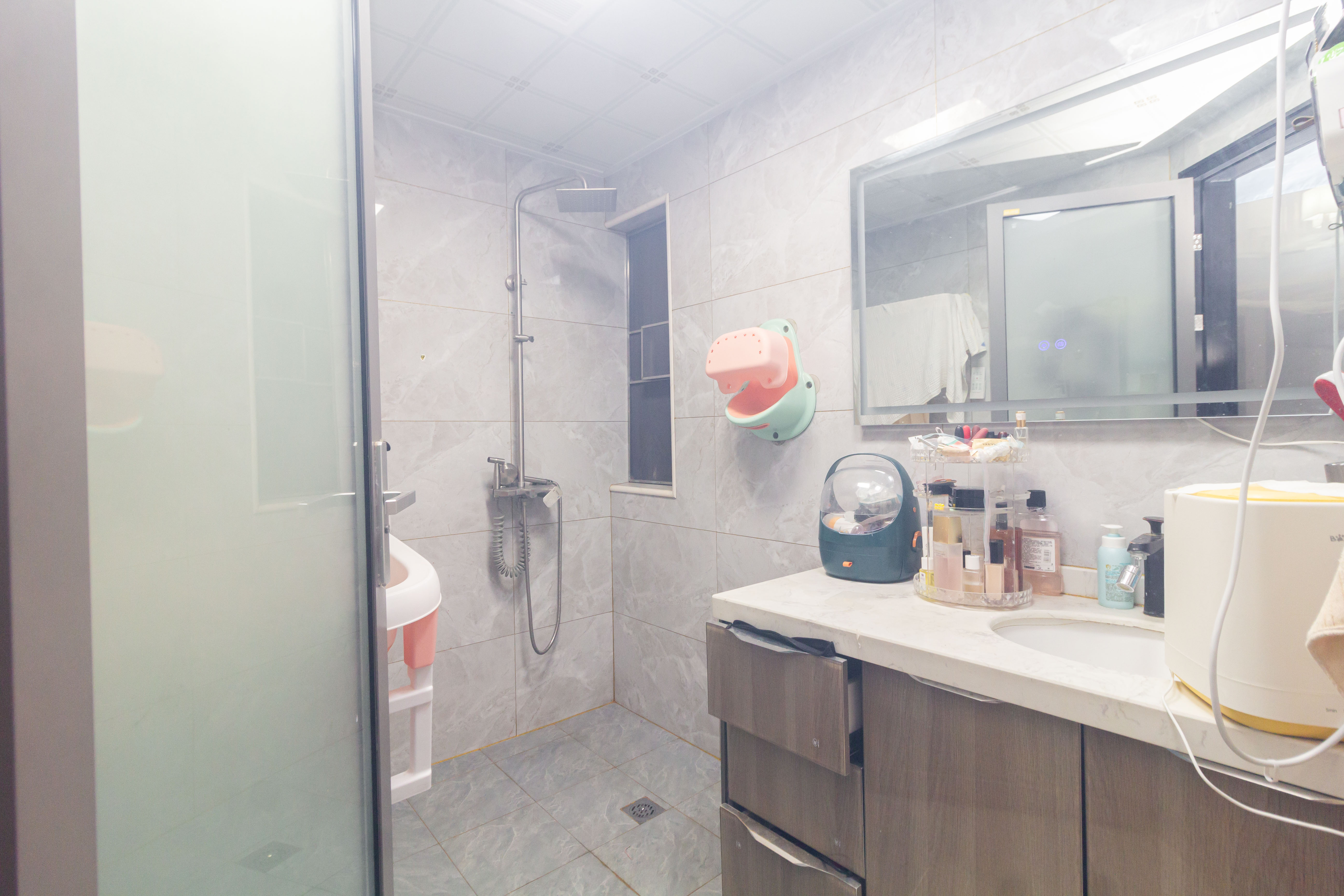 东方美地  4室2厅2卫    110.0万 东方美地  4室2厅2卫    110.0万卧室