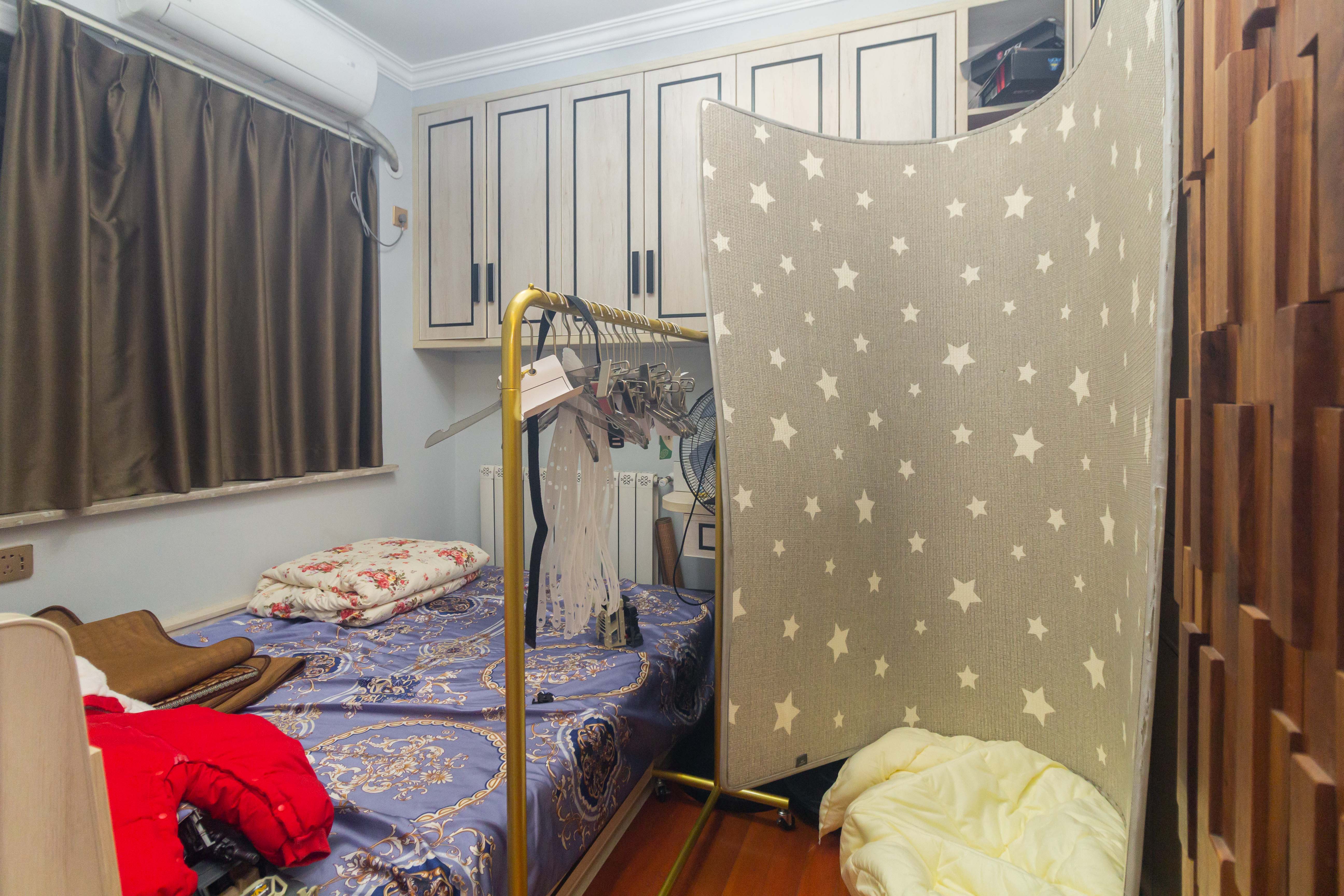 东方美地  4室2厅2卫    110.0万卧室