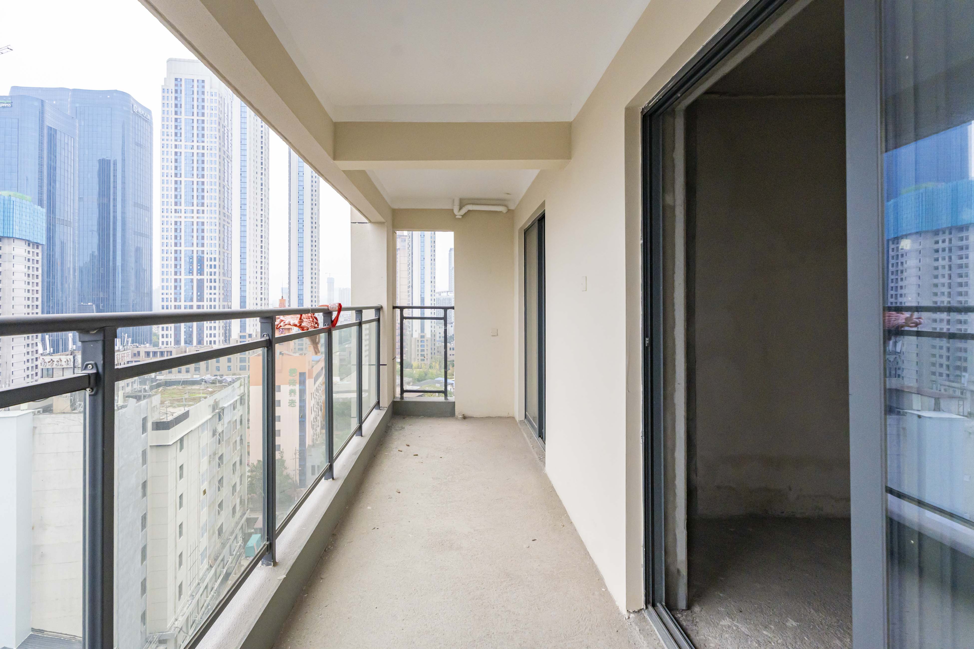 城发恒伟东风映1897 4室2厅1卫 210.0万 城发恒伟东风映1897 4室2厅1卫 210.0万阳台