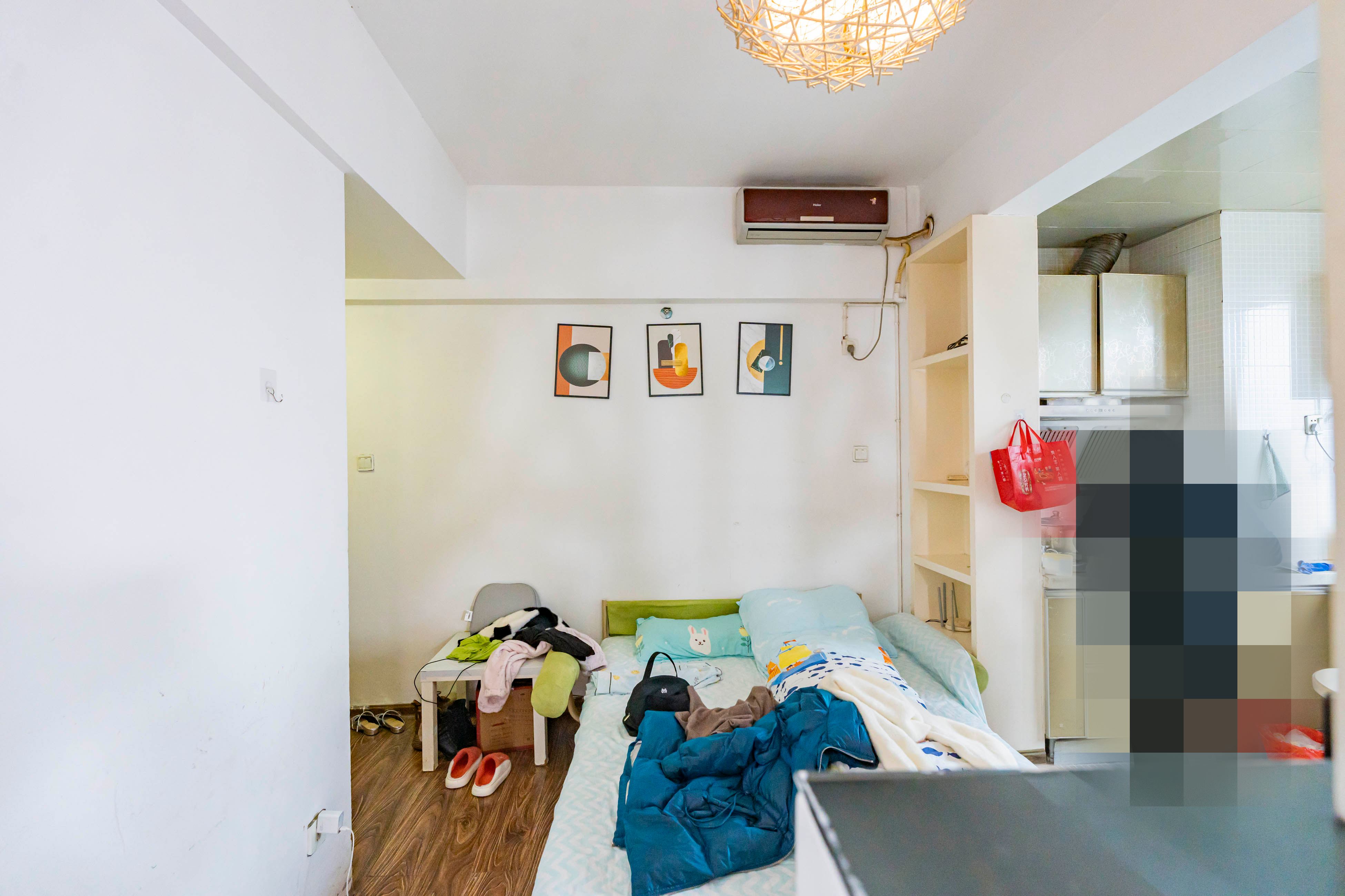 名富公寓  1室1厅1卫    35.0万客厅