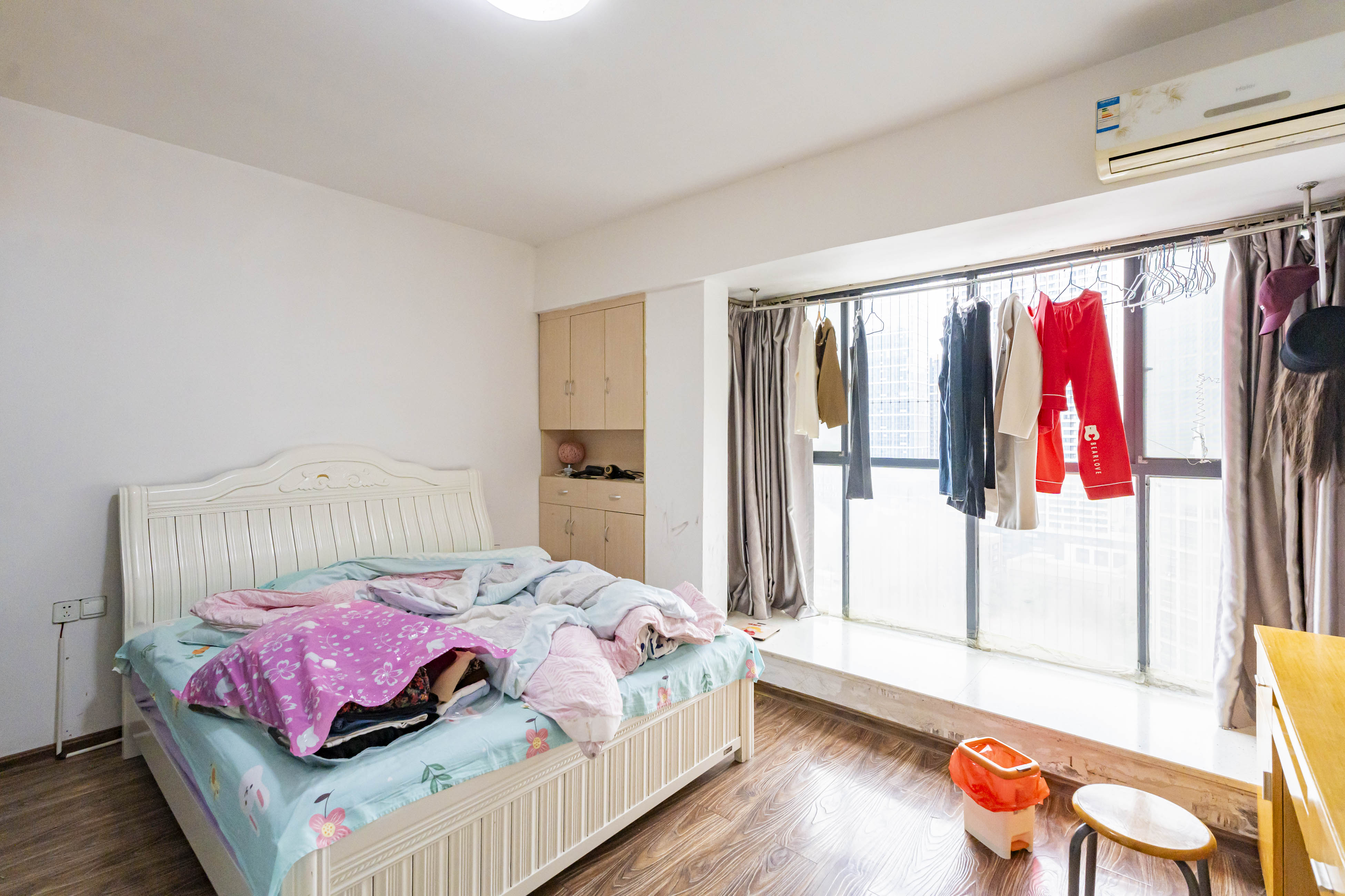 名富公寓  1室1厅1卫    35.0万卧室