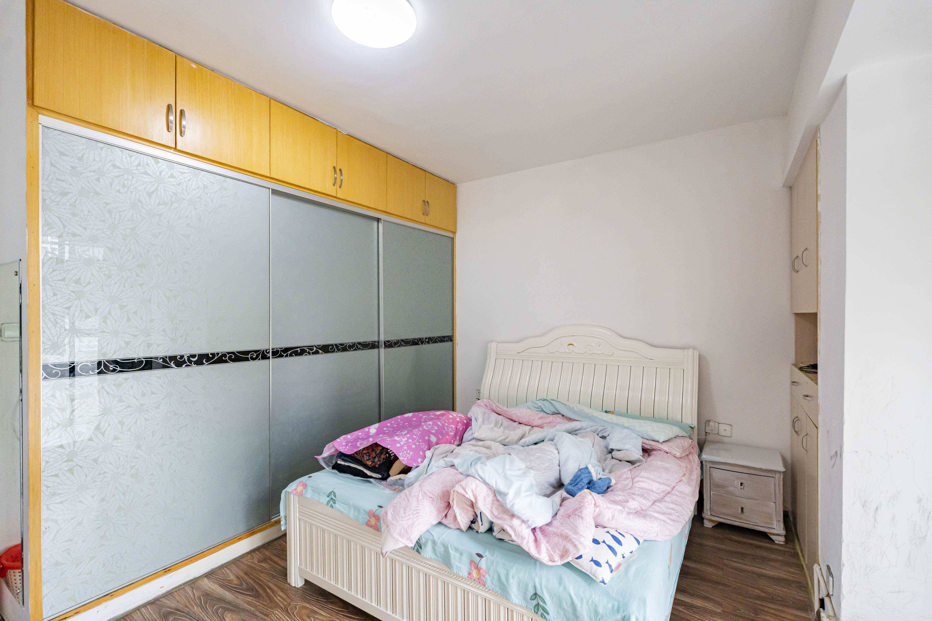 名富公寓  1室1厅1卫    35.0万卧室