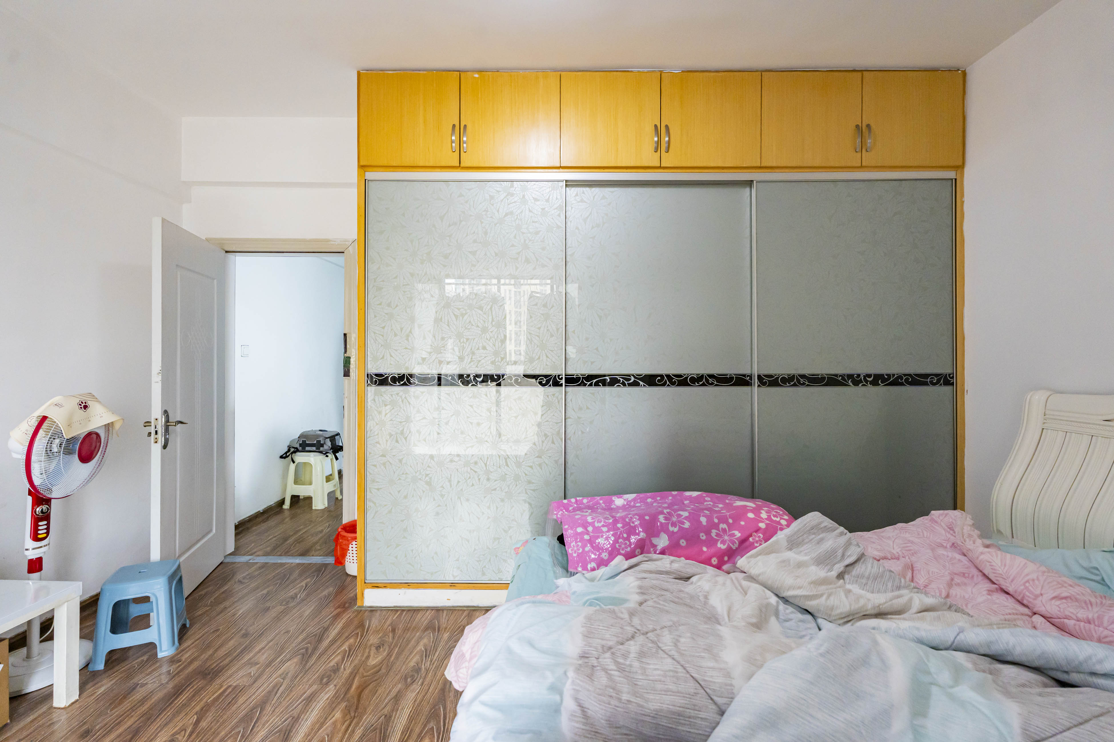 名富公寓  1室1厅1卫    35.0万卧室