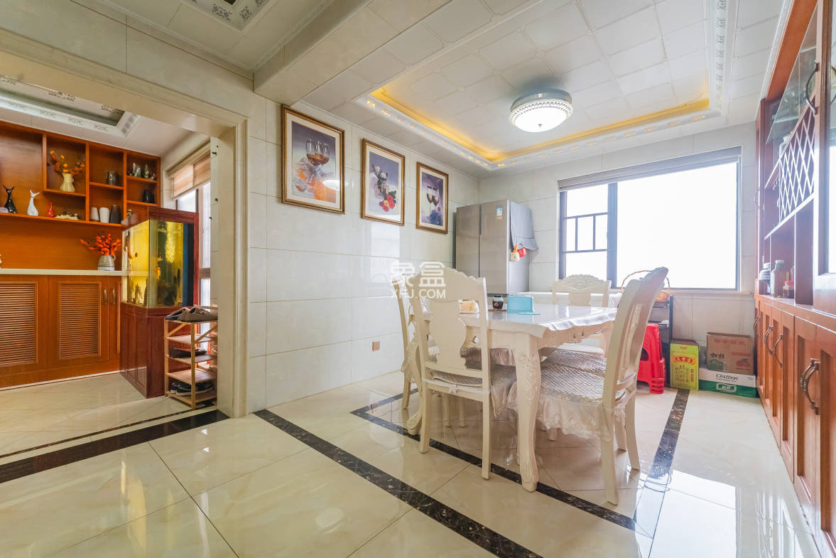 星湖湾一期高层 4室2厅1卫 98.0万 星湖湾一期高层 4室2厅1卫 98.0万其他