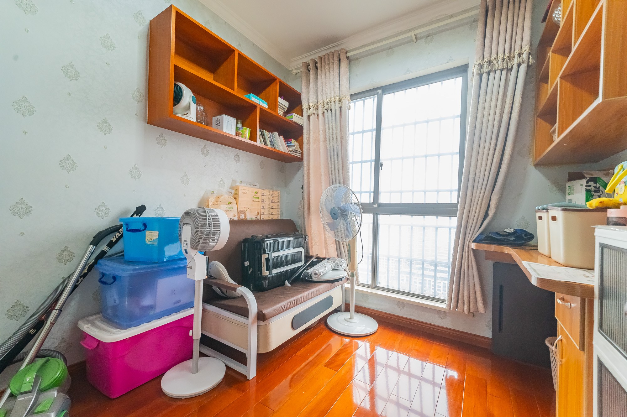 星湖湾一期高层 4室2厅1卫 98.0万 星湖湾一期高层 4室2厅1卫 98.0万卧室