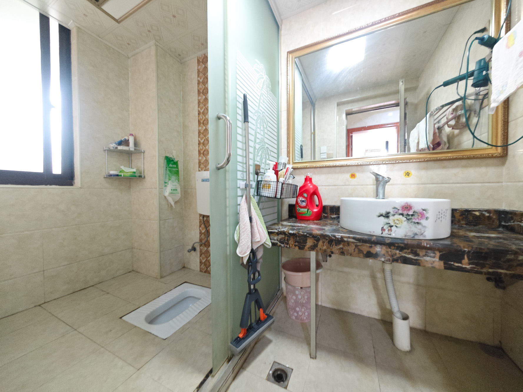 欧莱雅郡 4室2厅2卫 98.0万 欧莱雅郡 4室2厅2卫 98.0万卫生间