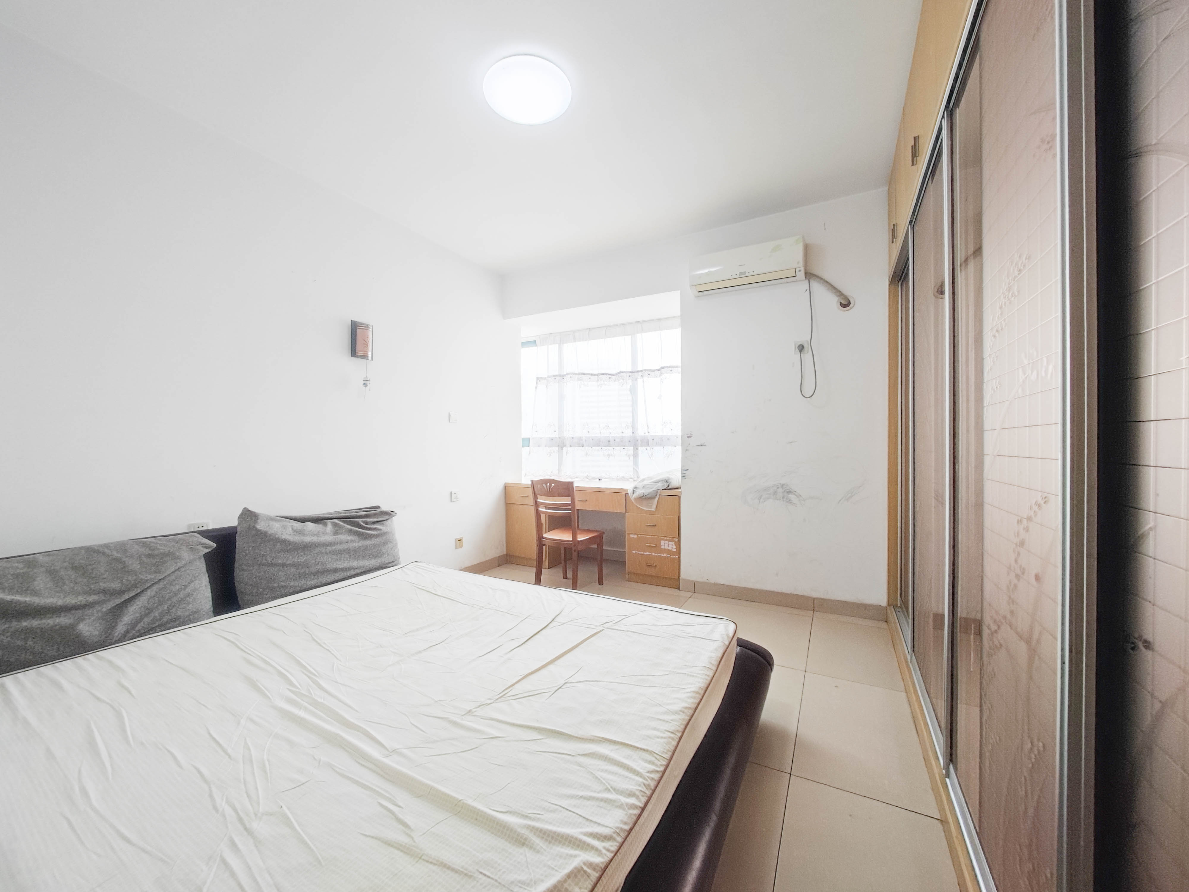 华盛世纪新城 2室2厅1卫 64.8万 华盛世纪新城 2室2厅1卫 64.8万卧室