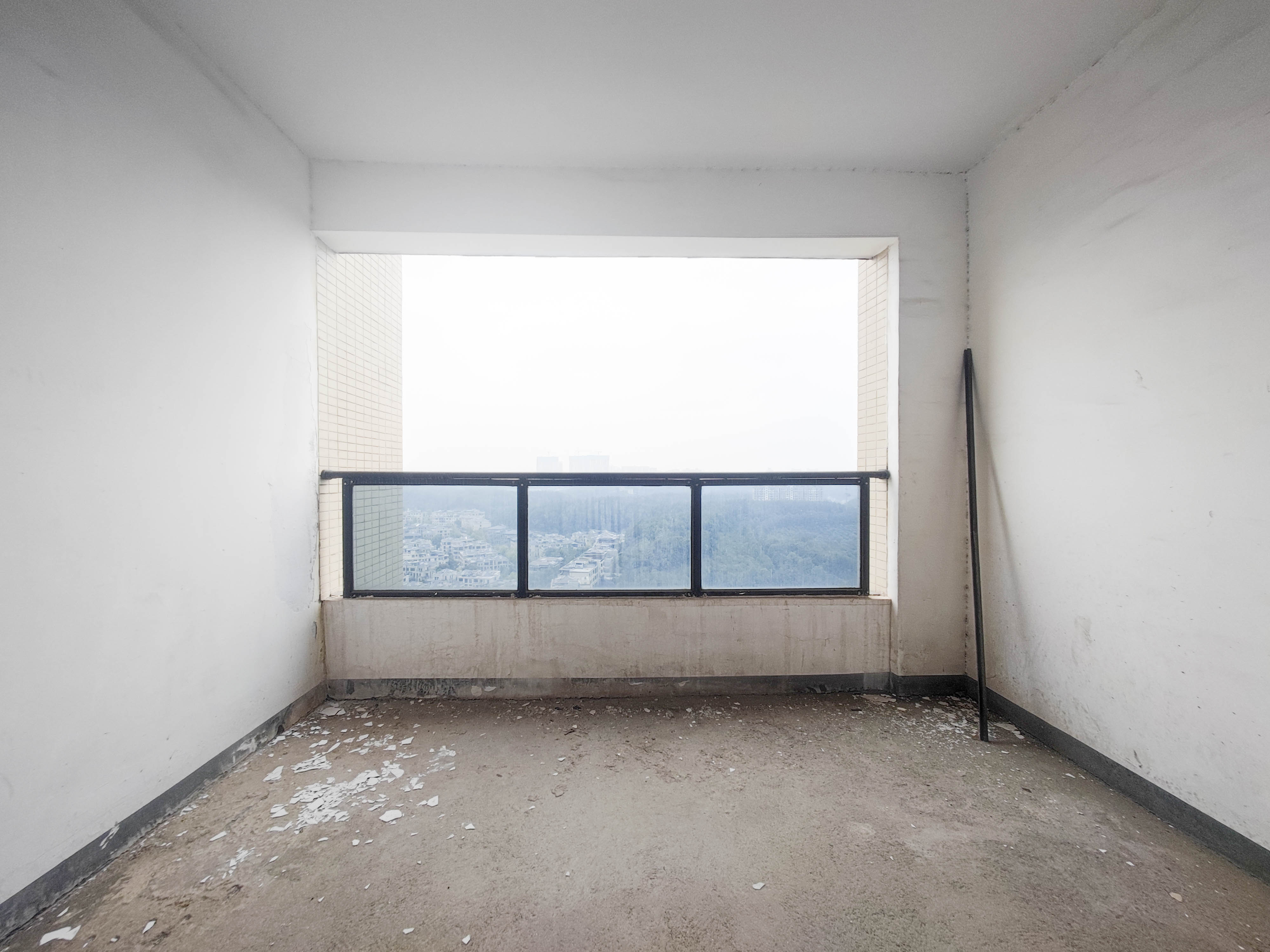 长房半岛蓝湾(观山月)  3室2厅1卫    72.8万 长房半岛蓝湾(观山月)  3室2厅1卫    72.8万其他