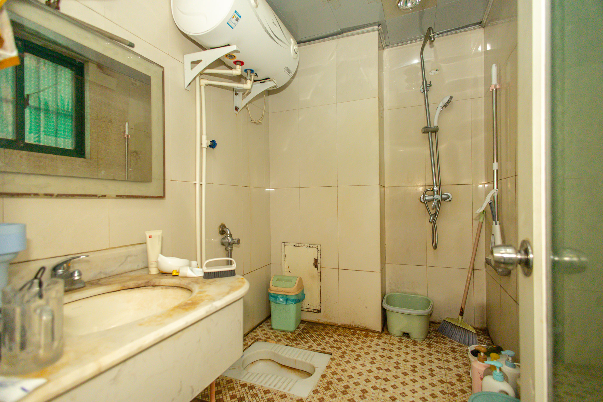 明城公寓  1室1厅1卫    28.7万 明城公寓  1室1厅1卫    28.7万卫生间