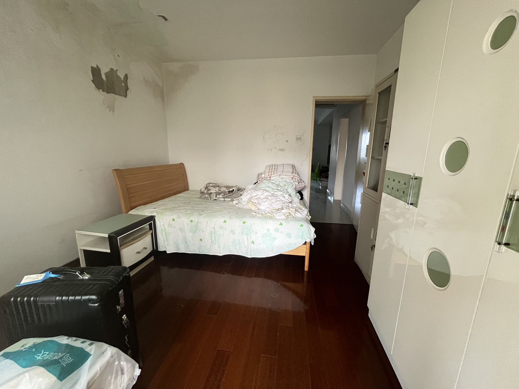 长征花园 3室2厅2卫 2100.0元/月 长征花园 3室2厅2卫 2100.0元/月室内图