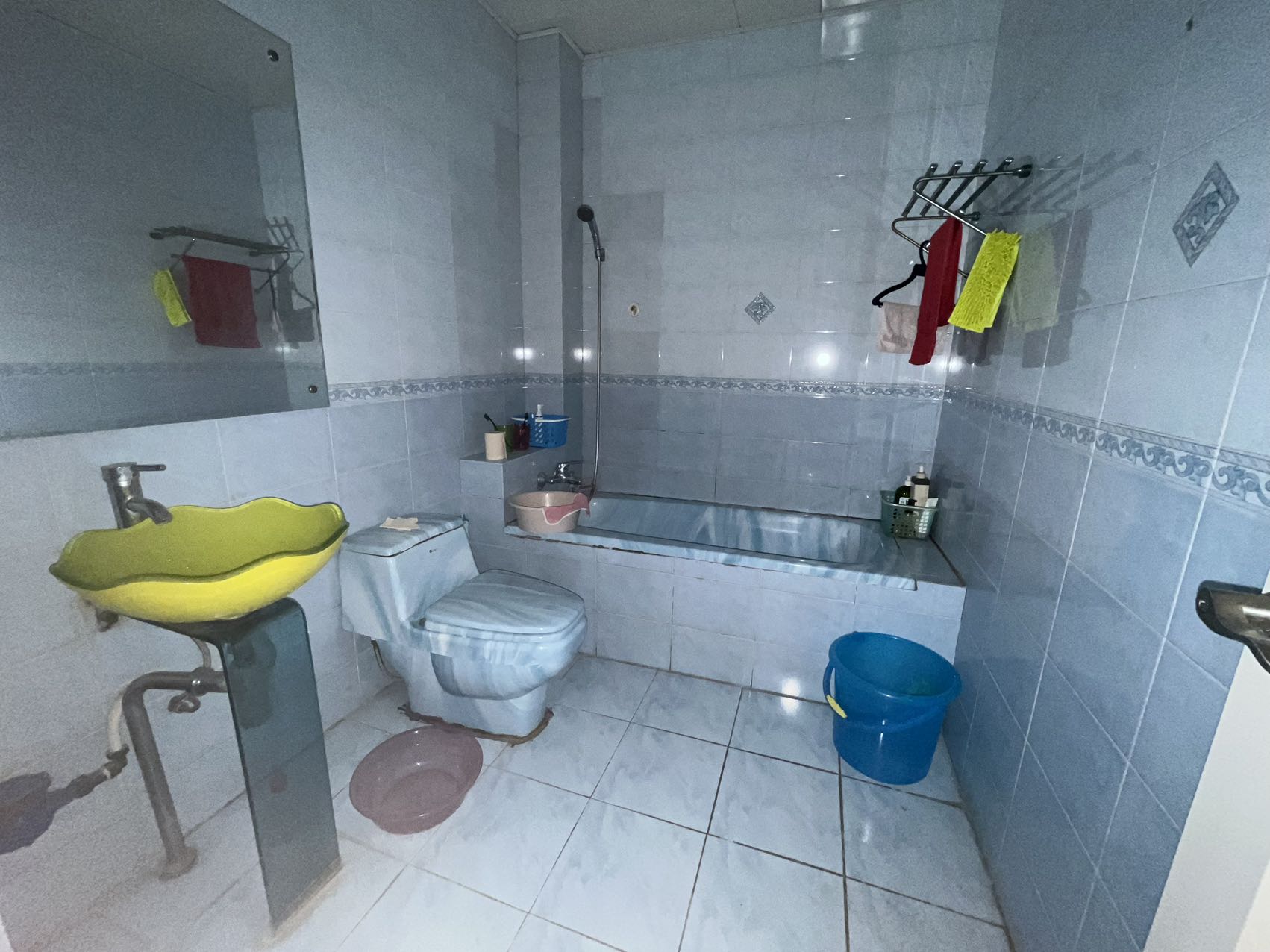 长征花园 3室2厅2卫 2100.0元/月 长征花园 3室2厅2卫 2100.0元/月室内图