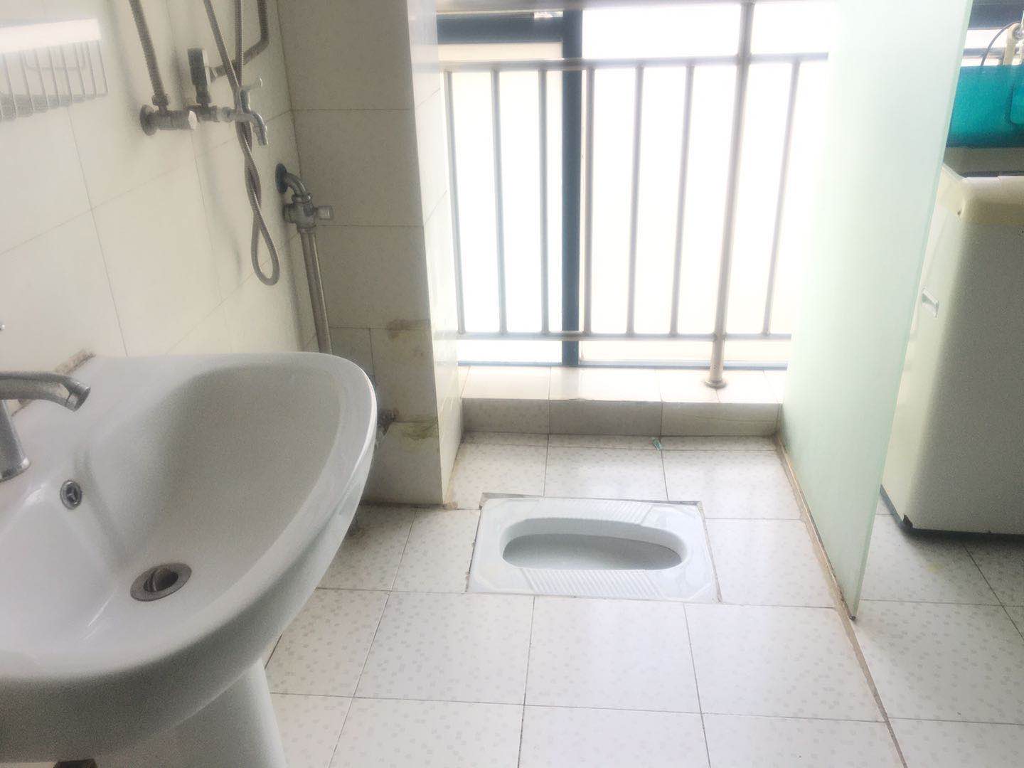 东一国际  1室1厅1卫   1400.00元/月室内图