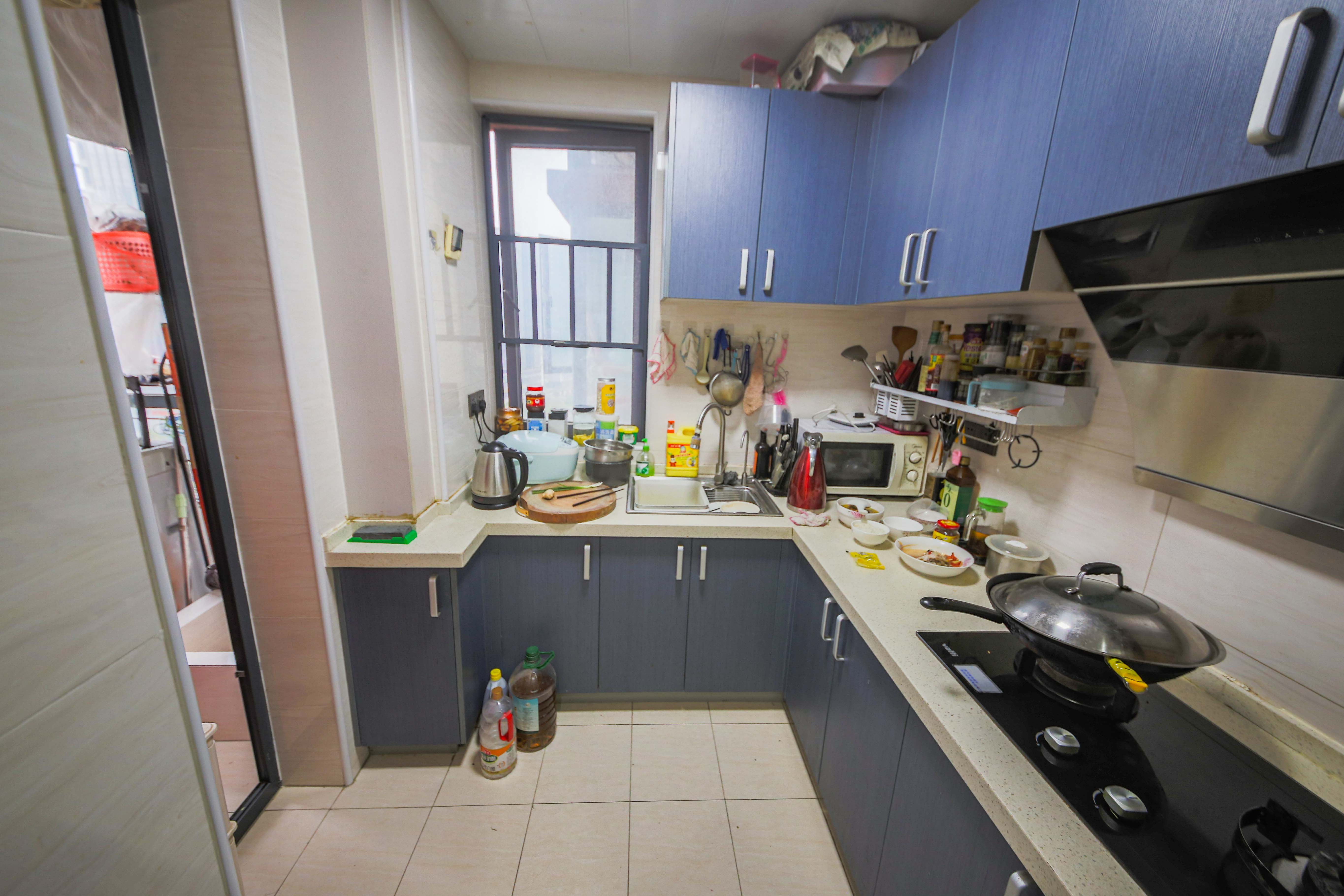 轻盐阳光CEO(轻盐雅苑)(轻奢时代) 4室2厅2卫 105.0万 轻盐阳光CEO(轻盐雅苑)(轻奢时代) 4室2厅2卫 105.0万厨房