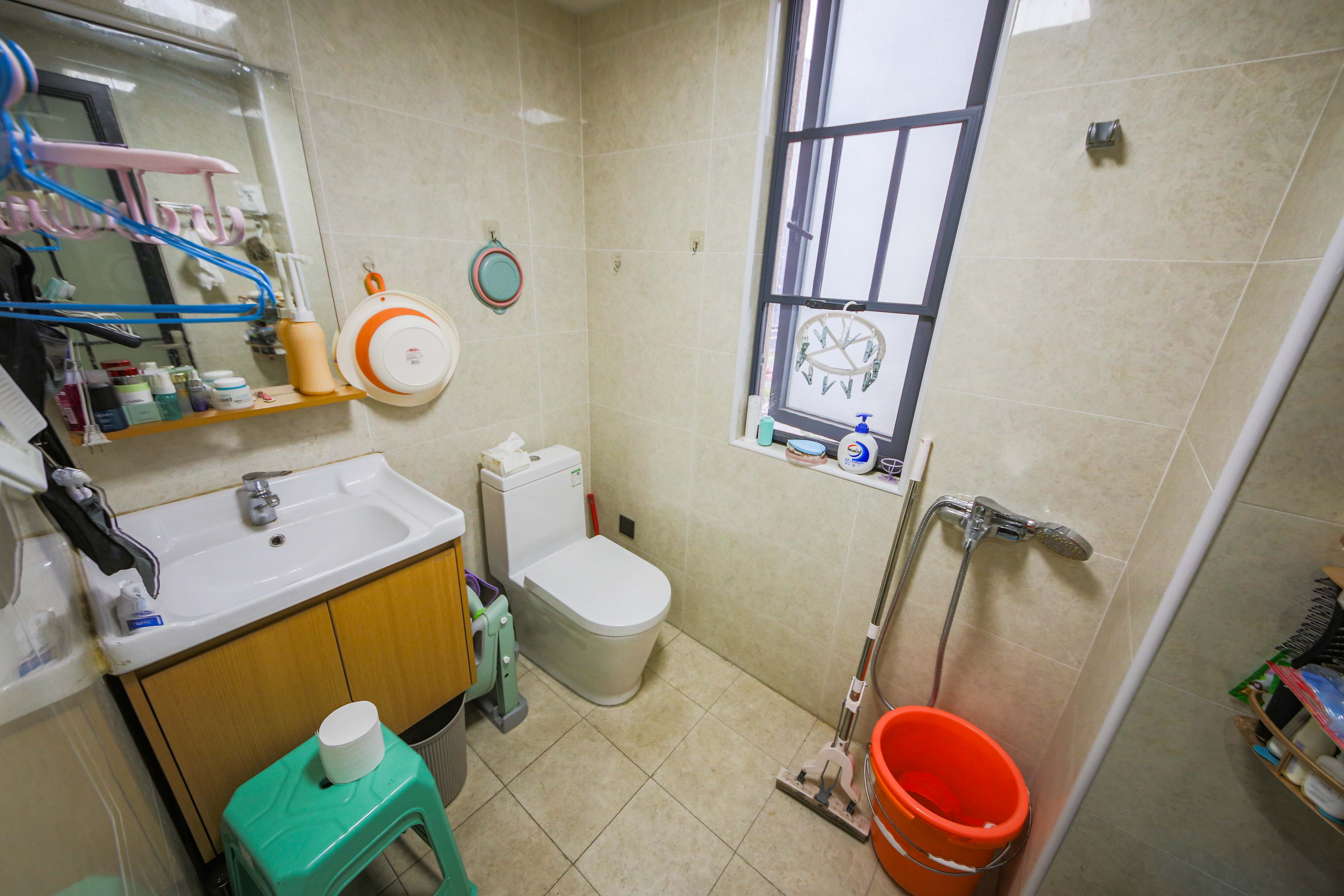 轻盐阳光CEO(轻盐雅苑)(轻奢时代) 4室2厅2卫 105.0万 轻盐阳光CEO(轻盐雅苑)(轻奢时代) 4室2厅2卫 105.0万卫生间