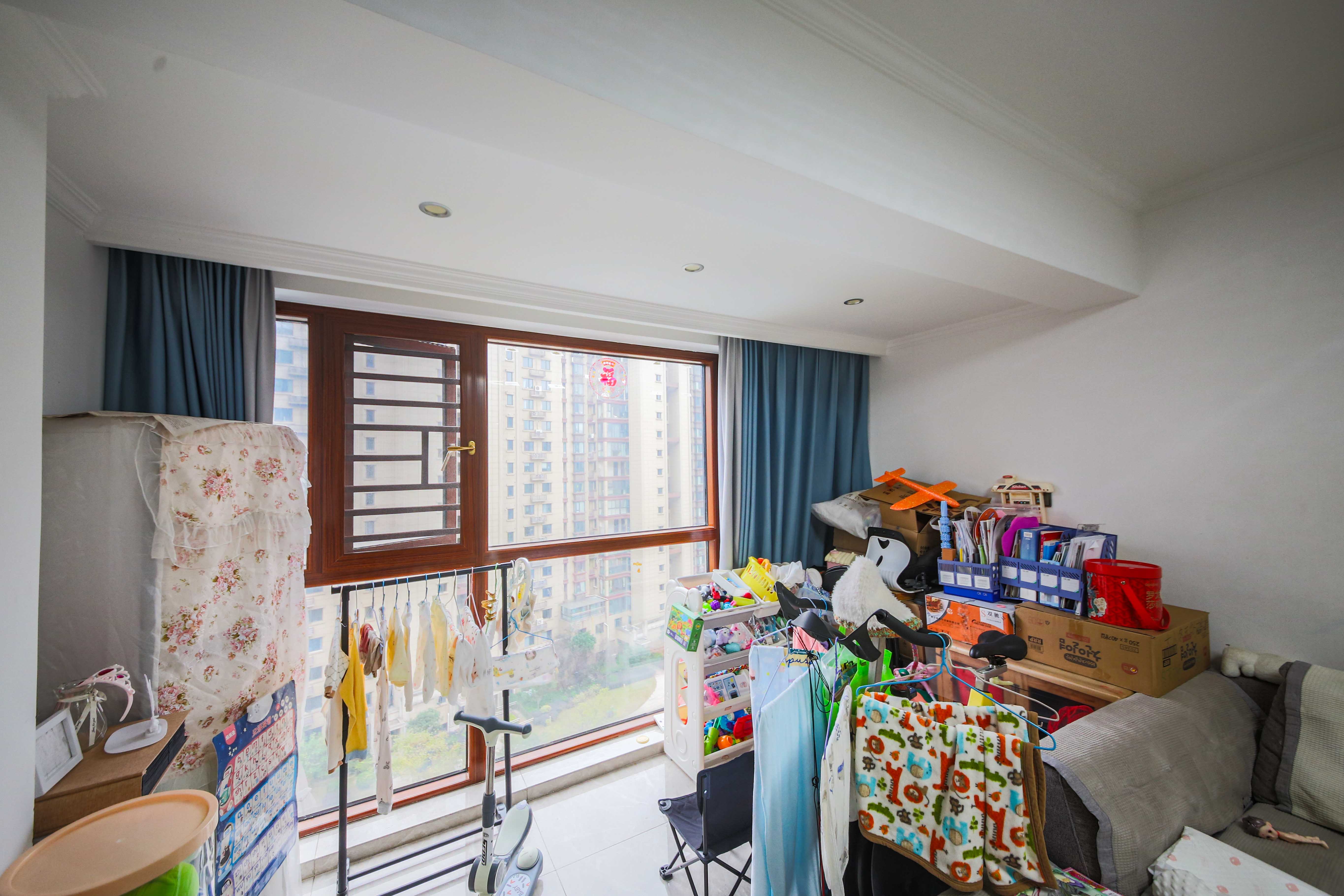 轻盐阳光CEO(轻盐雅苑)(轻奢时代) 4室2厅2卫 105.0万 轻盐阳光CEO(轻盐雅苑)(轻奢时代) 4室2厅2卫 105.0万阳台