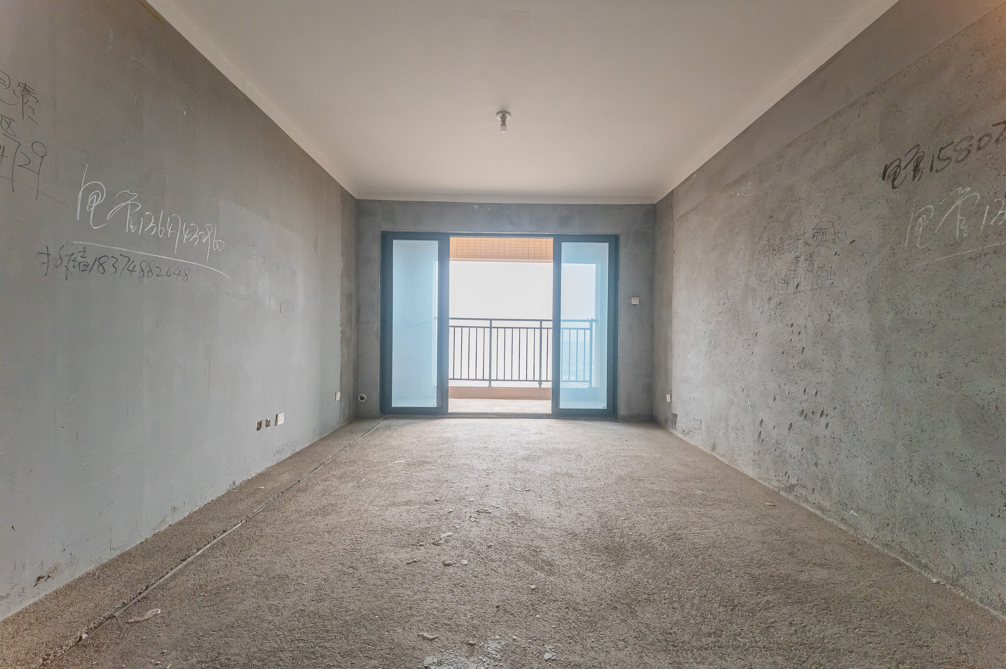 深业睿城 3室2厅2卫 75.8万 深业睿城 3室2厅2卫 75.8万客厅