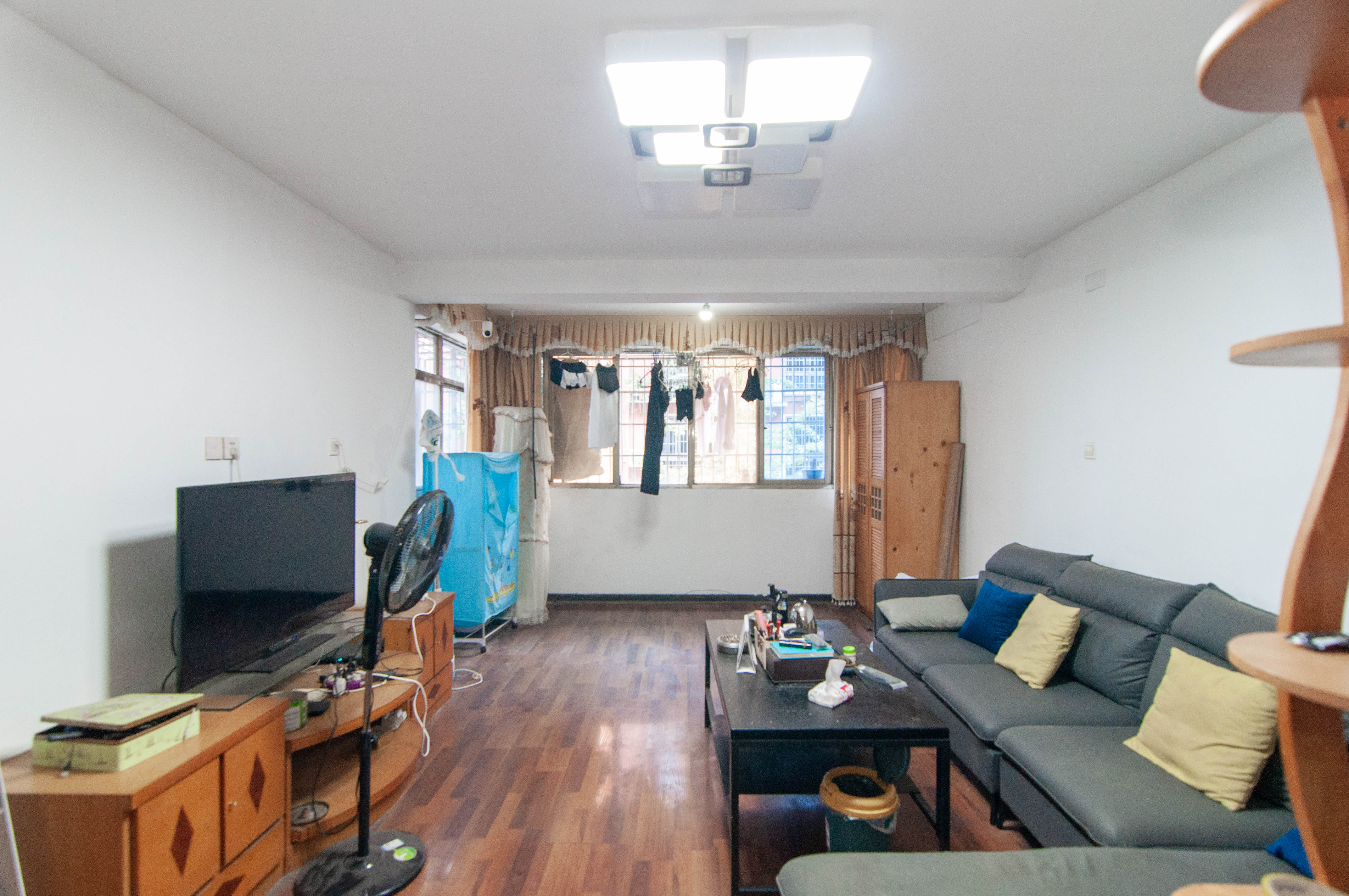 阳明山庄 3室2厅1卫 66.0万 阳明山庄 3室2厅1卫 66.0万客厅