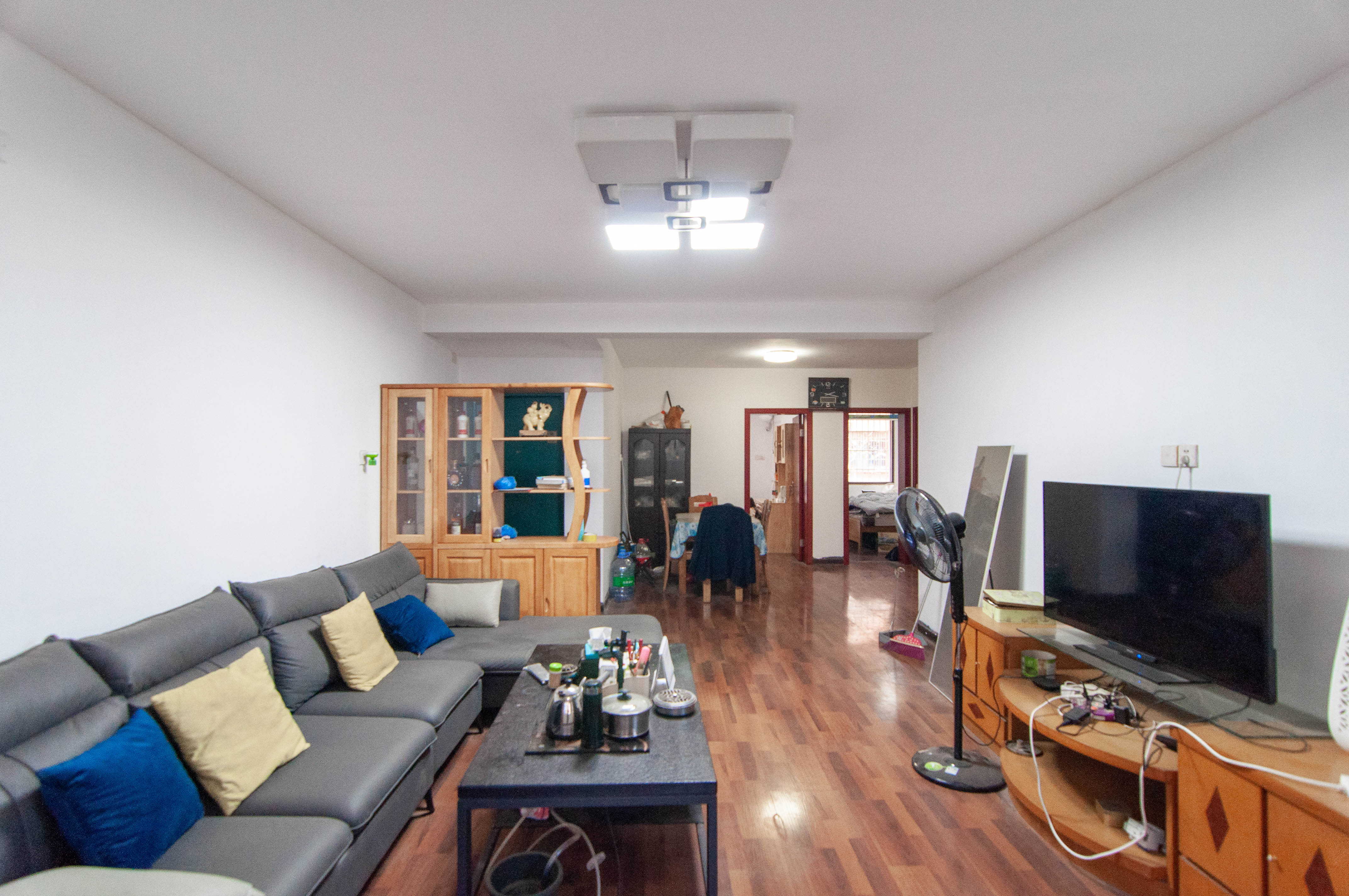 阳明山庄 3室2厅1卫 66.0万 阳明山庄 3室2厅1卫 66.0万客厅