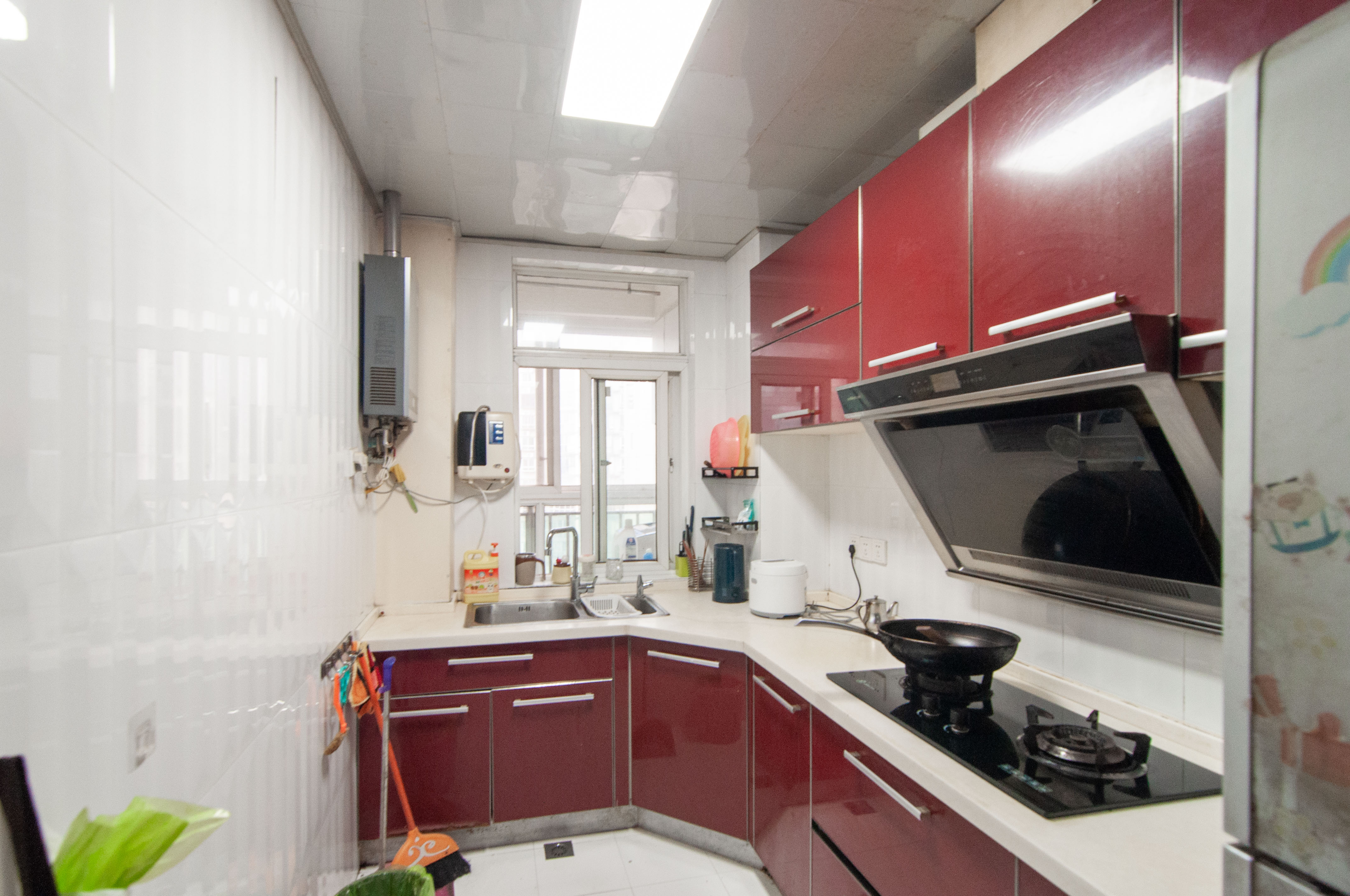 麓谷加州阳光 3室2厅2卫 92.00万 麓谷加州阳光 3室2厅2卫 92.00万厨房