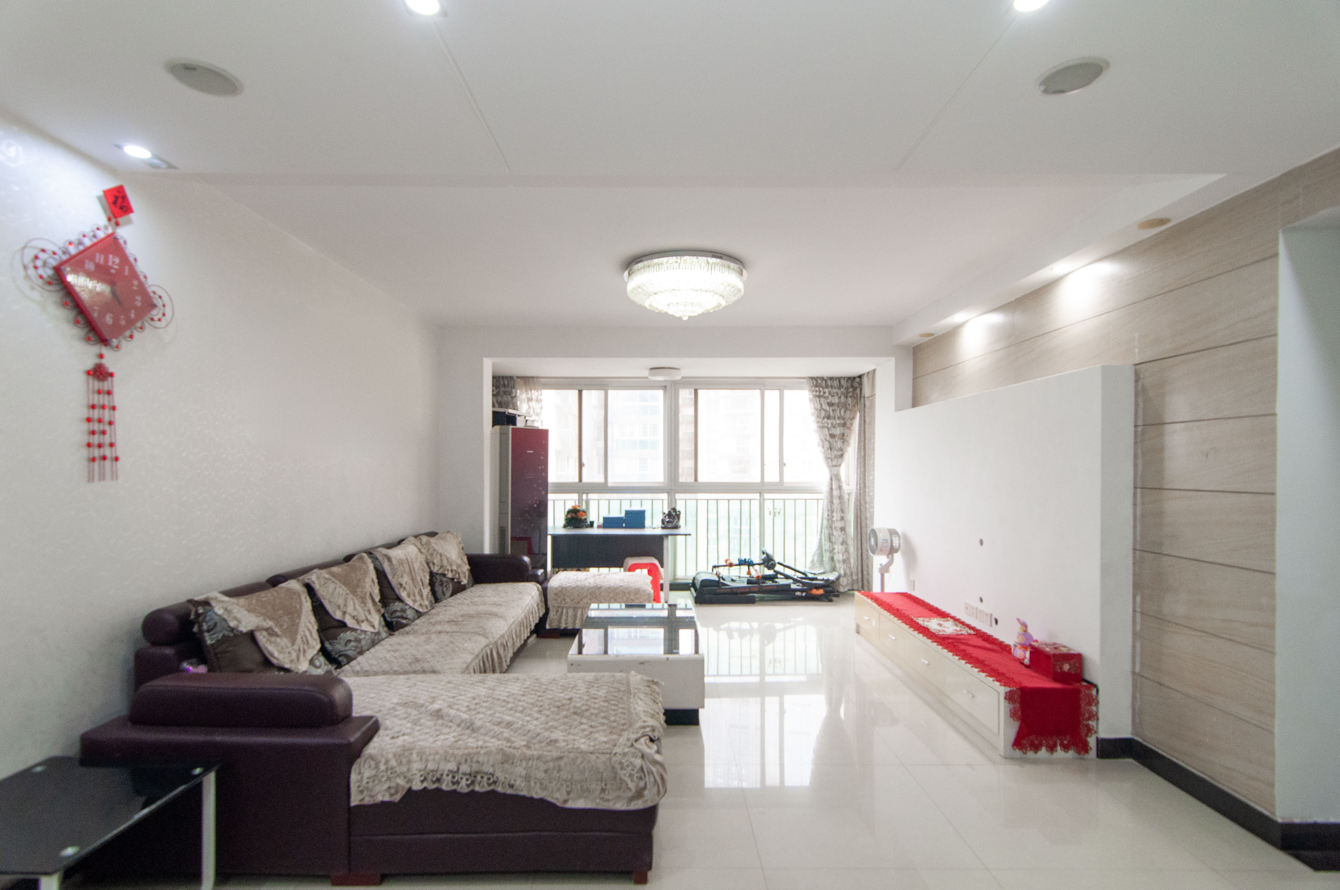 麓谷加州阳光 3室2厅2卫 92.00万 麓谷加州阳光 3室2厅2卫 92.00万客厅