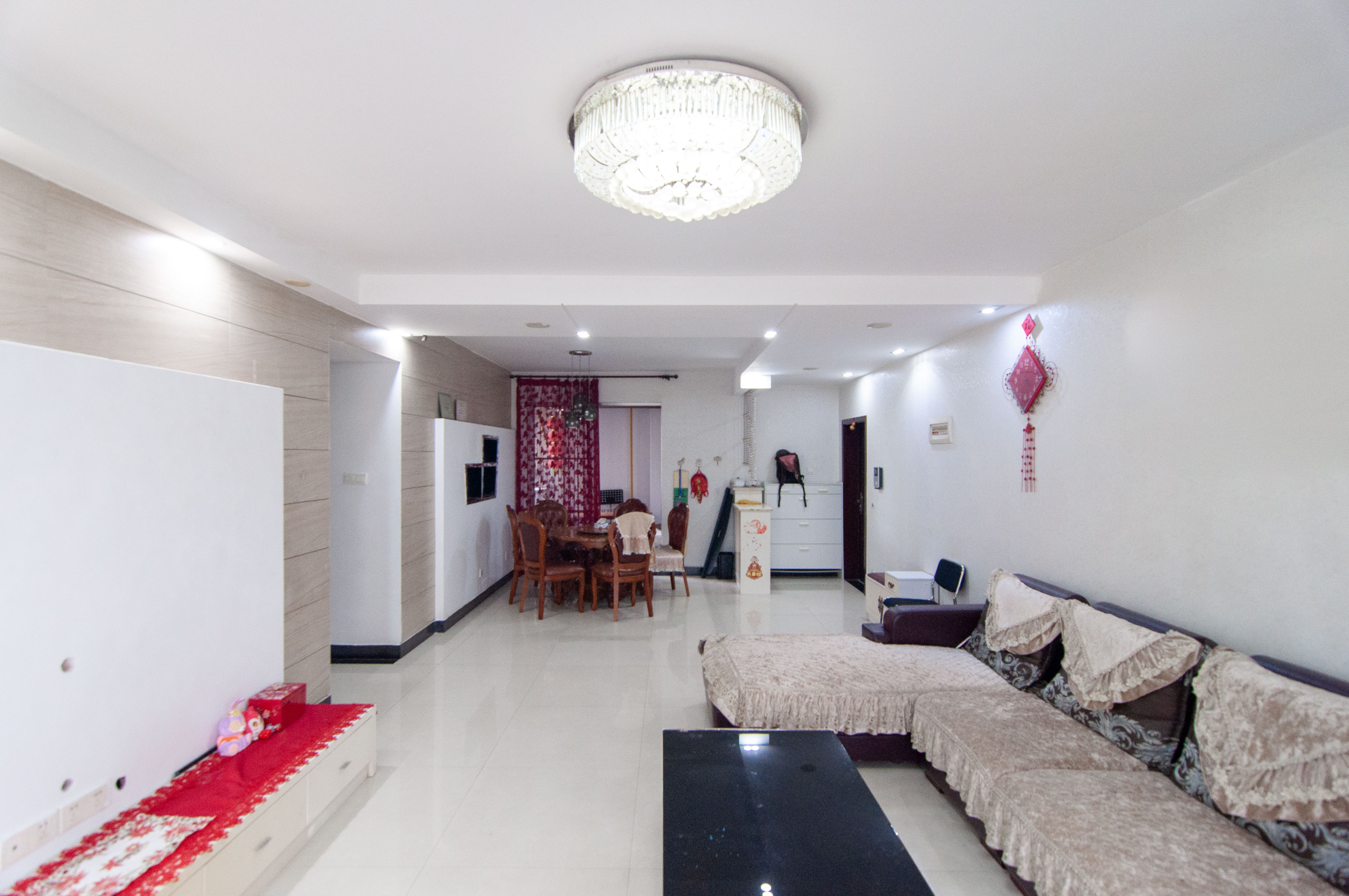 麓谷加州阳光 3室2厅2卫 92.00万 麓谷加州阳光 3室2厅2卫 92.00万客厅