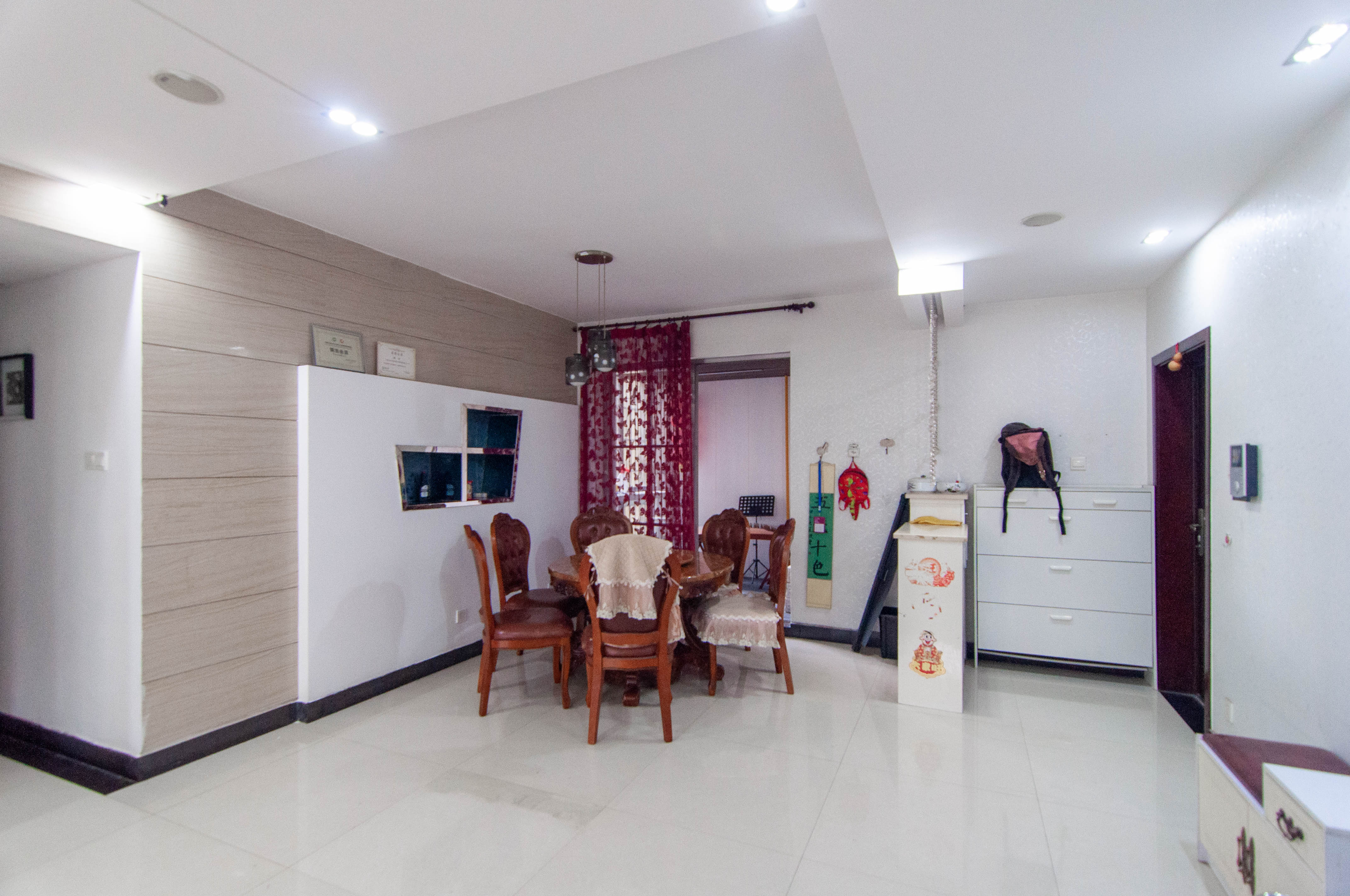 麓谷加州阳光 3室2厅2卫 92.00万 麓谷加州阳光 3室2厅2卫 92.00万其他