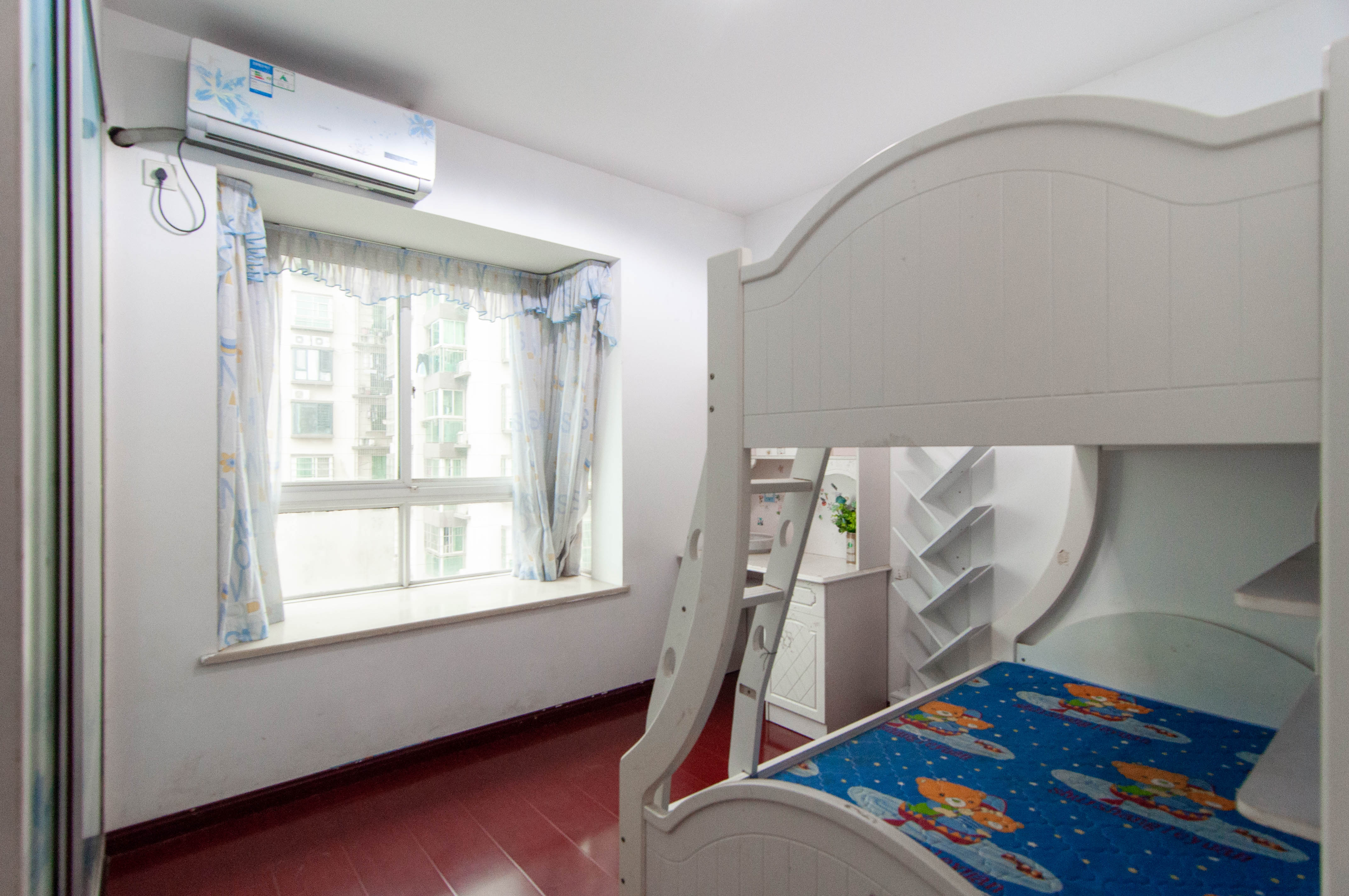 麓谷加州阳光 3室2厅2卫 92.00万 麓谷加州阳光 3室2厅2卫 92.00万其他