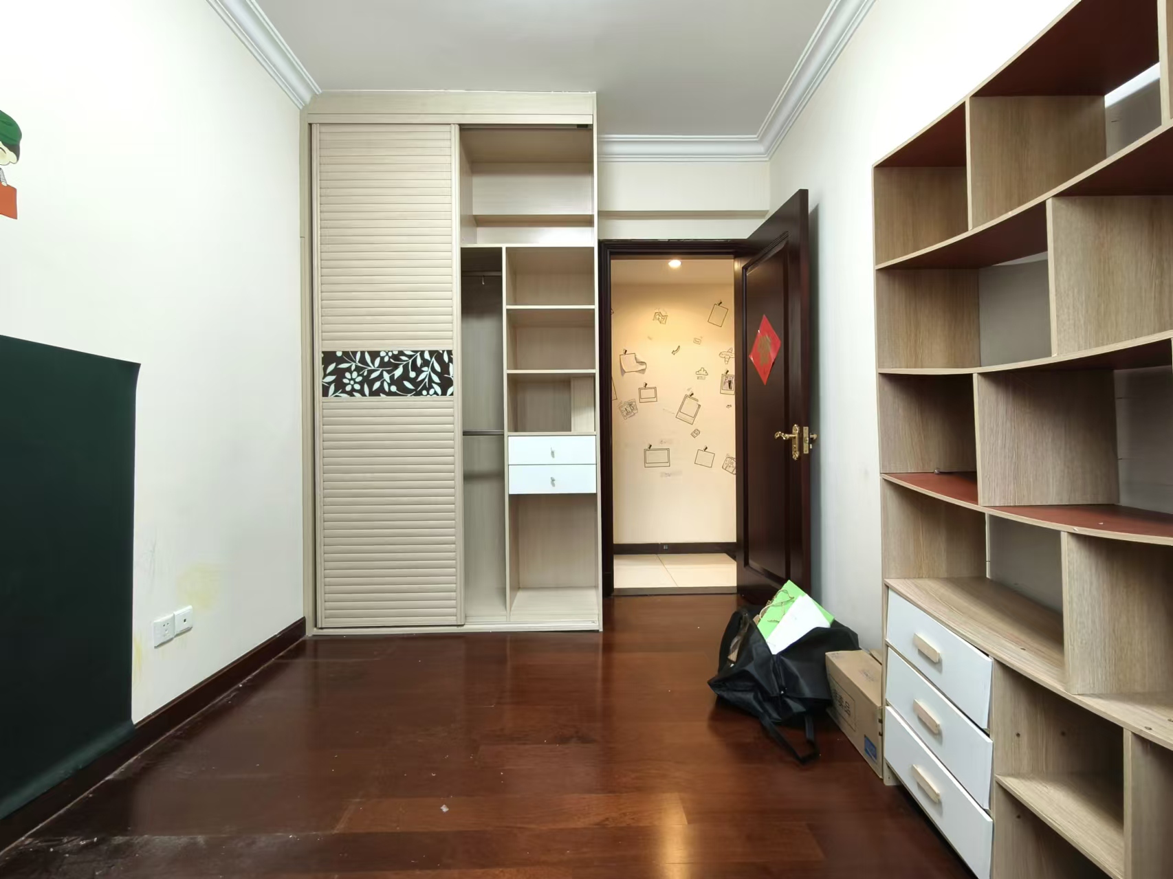 恒大雅苑 3室2厅1卫 2500.0元/月 恒大雅苑 3室2厅1卫 2500.0元/月室内图