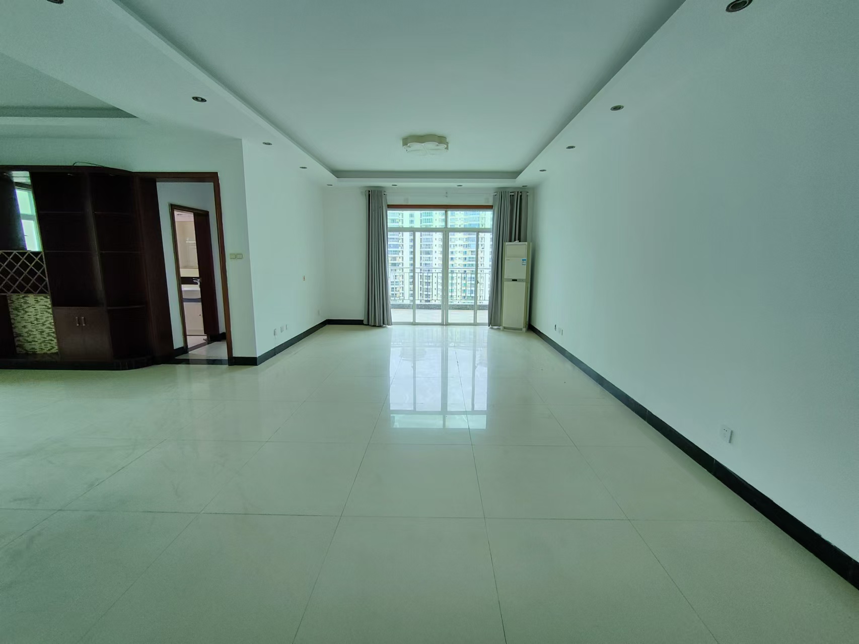 奥林匹克花园 5室2厅2卫 5500.0元/月 奥林匹克花园 5室2厅2卫 5500.0元/月室内图