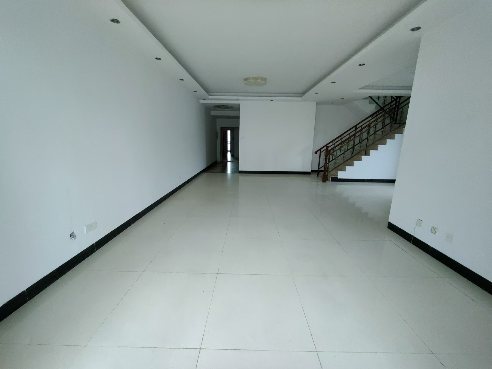 奥林匹克花园 5室2厅2卫 5500.0元/月 奥林匹克花园 5室2厅2卫 5500.0元/月室内图