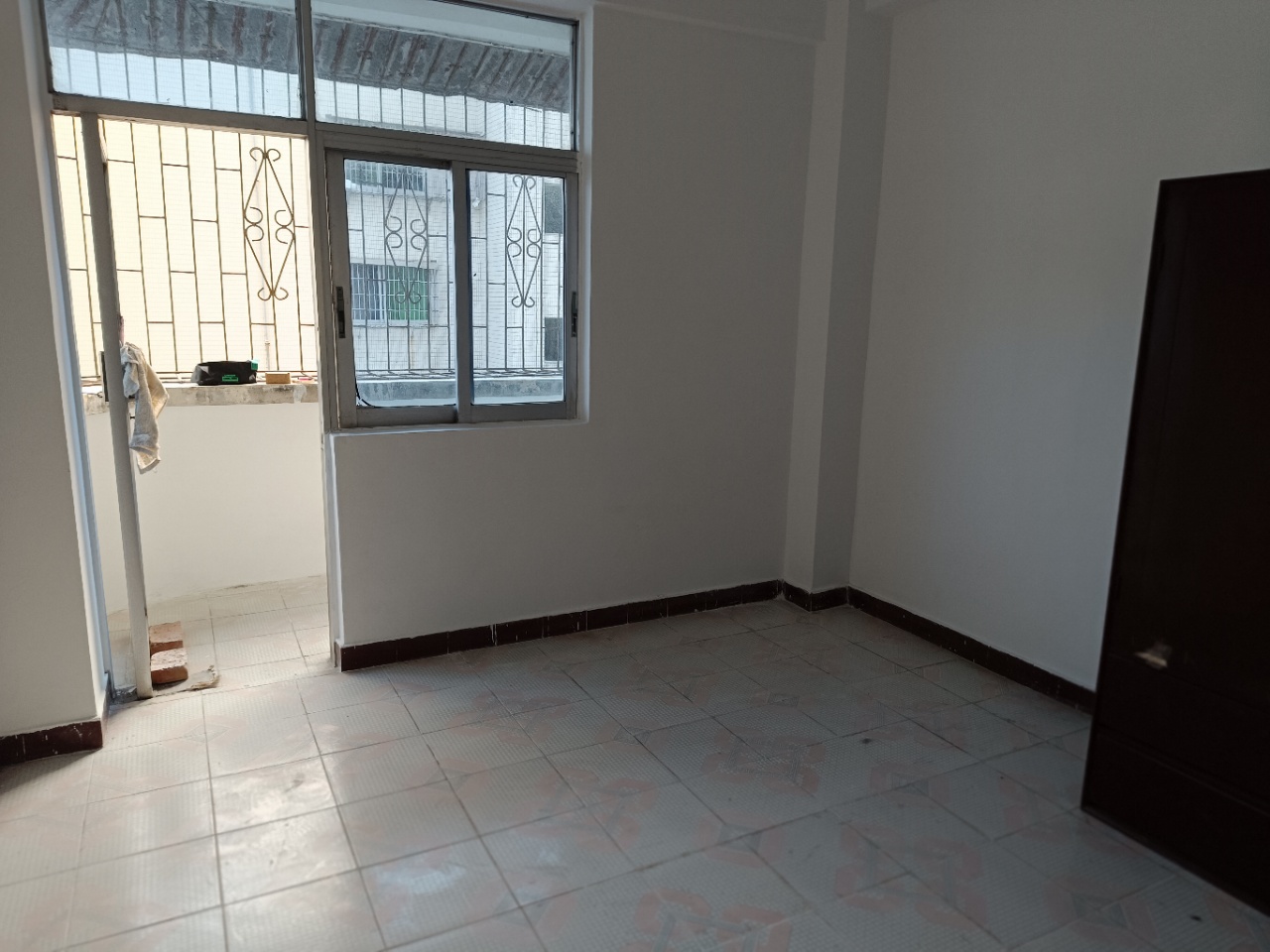 土产综合楼(海甸岛三西路) 2室2厅1卫 52.0万 土产综合楼(海甸岛三西路) 2室2厅1卫 52.0万室内图