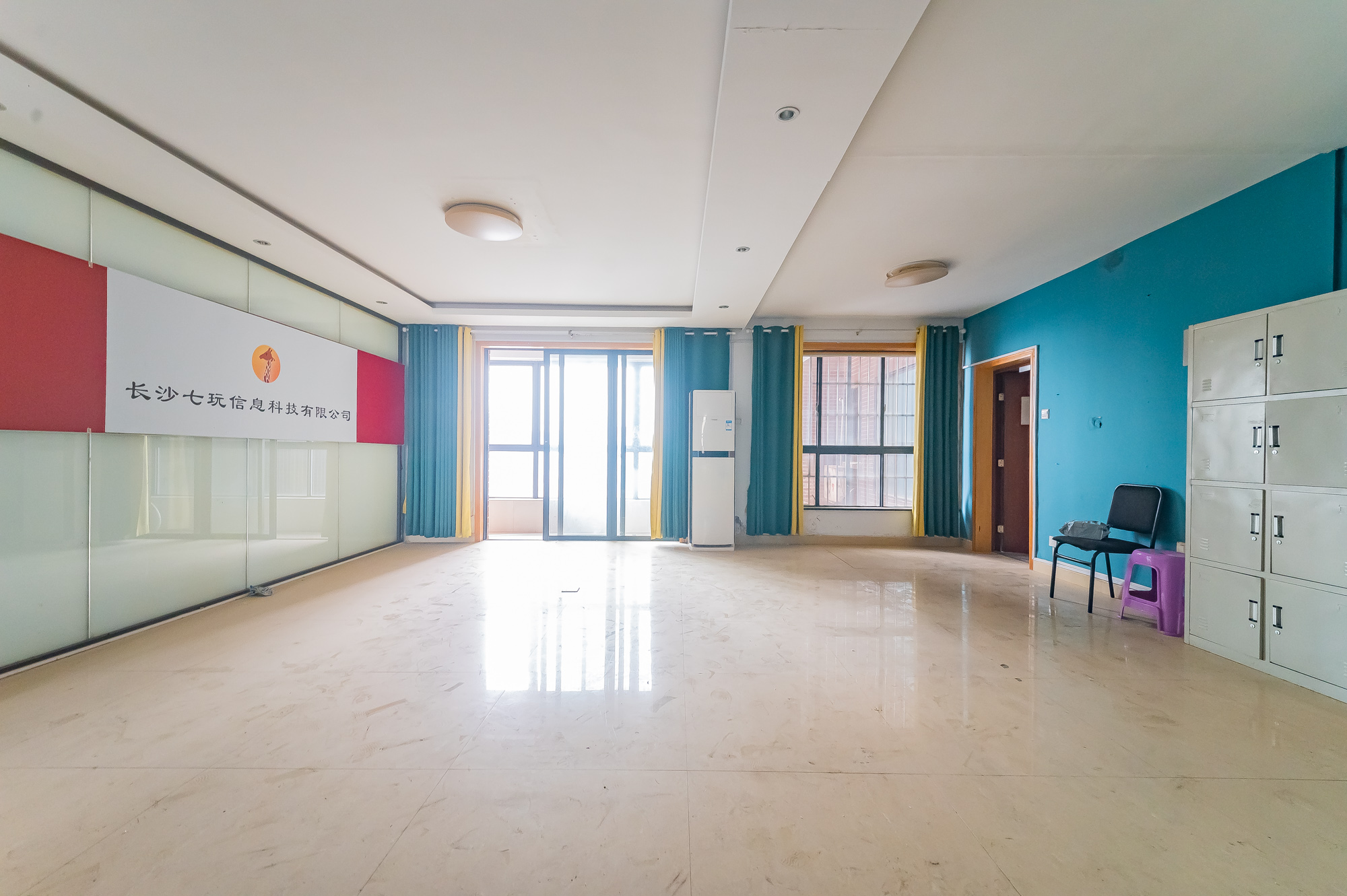 尚城 3室2厅1卫 75.8万 尚城 3室2厅1卫 75.8万客厅