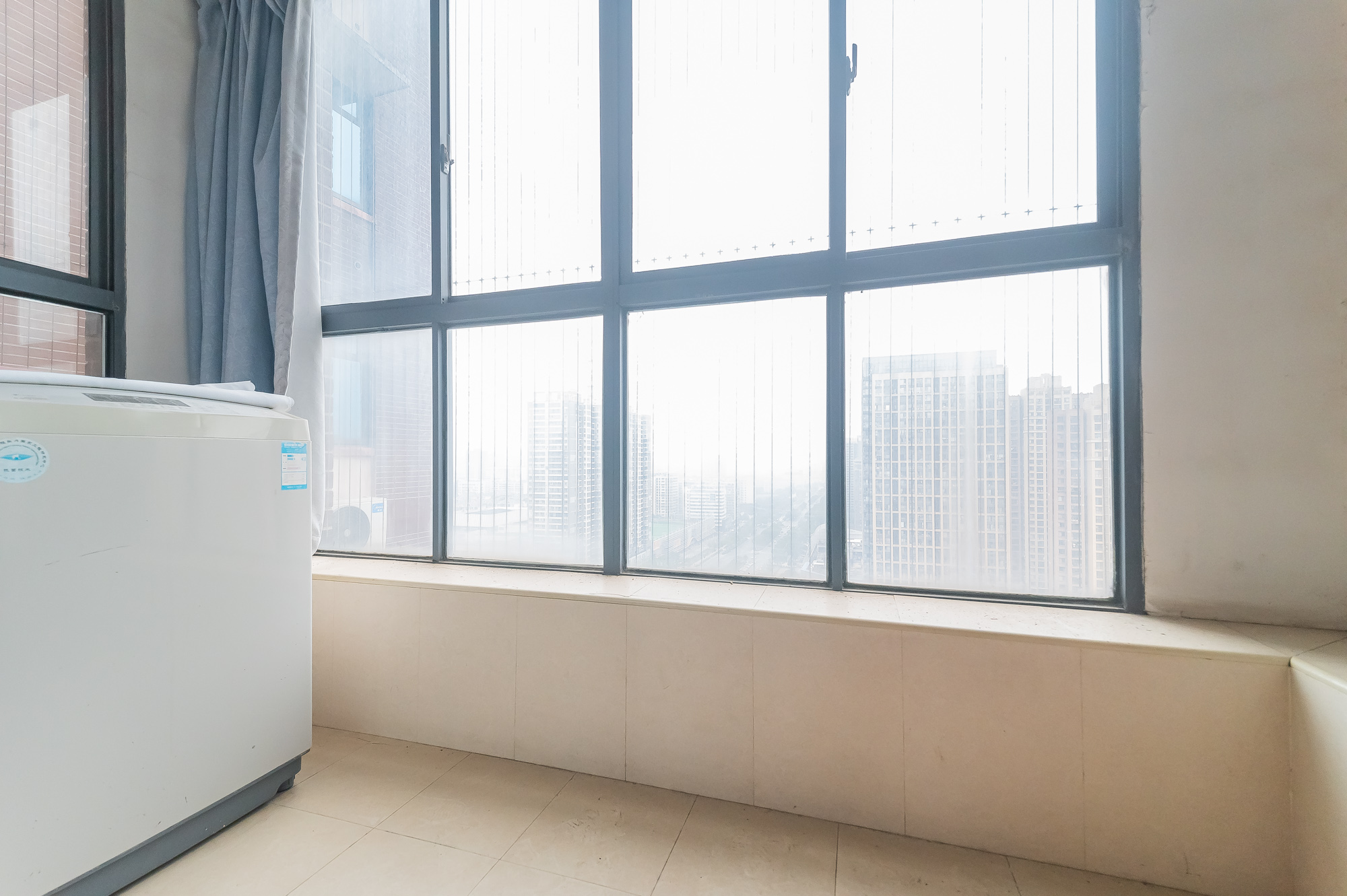 尚城 3室2厅1卫 75.8万 尚城 3室2厅1卫 75.8万阳台